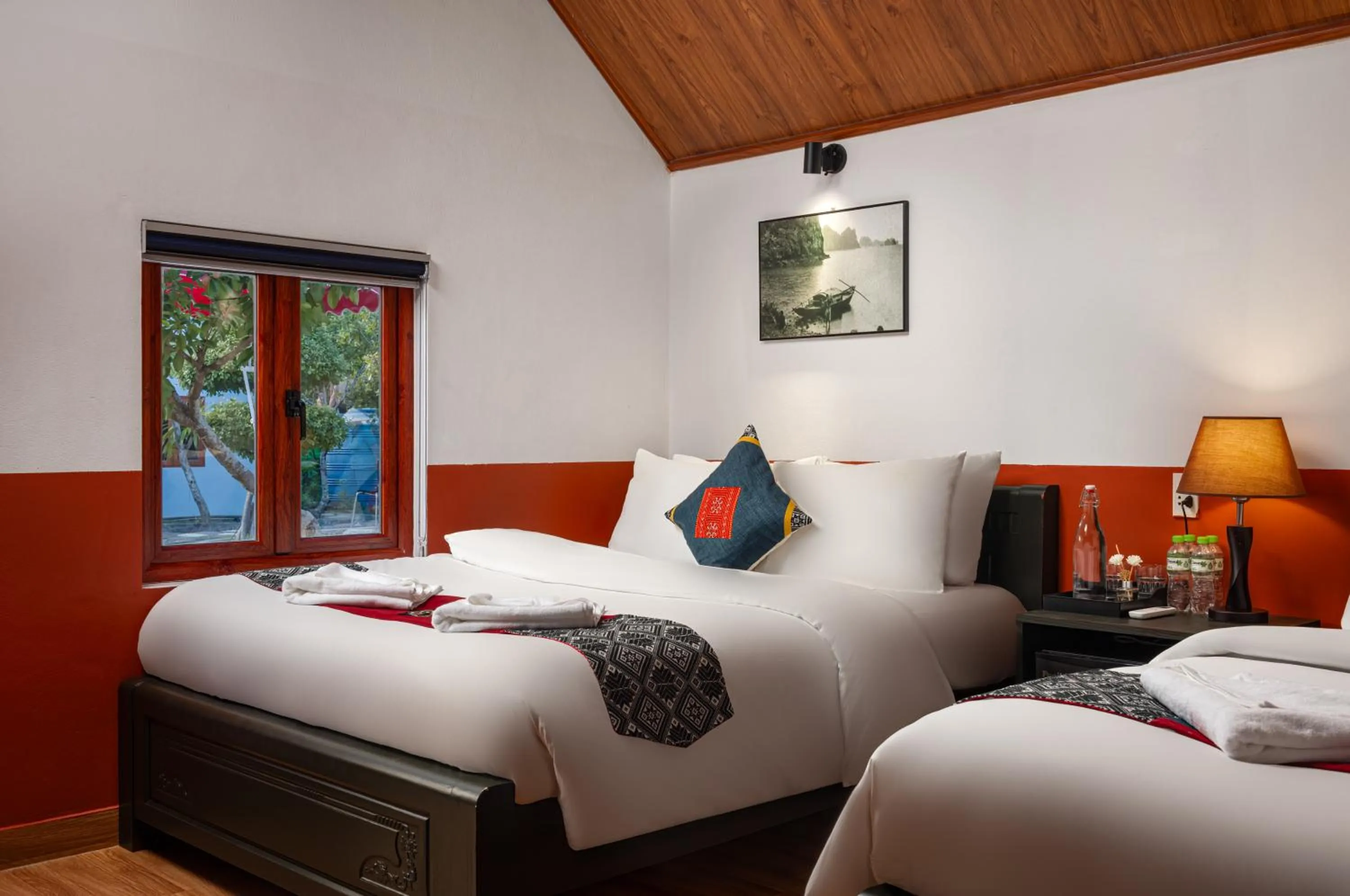 Bed in Cat Ba Serena Homestay And Swimming Pool