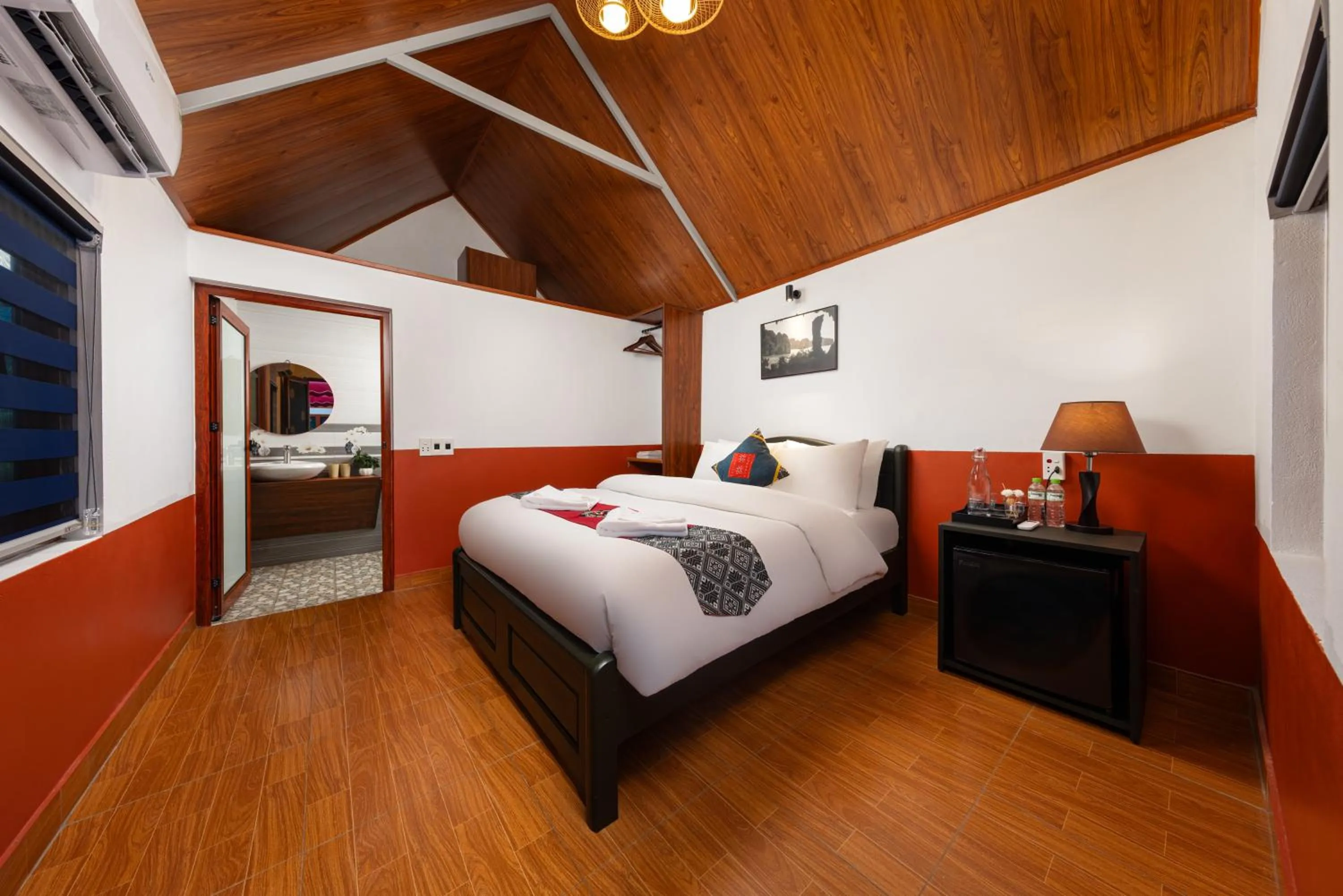 Bed in Cat Ba Serena Homestay And Swimming Pool