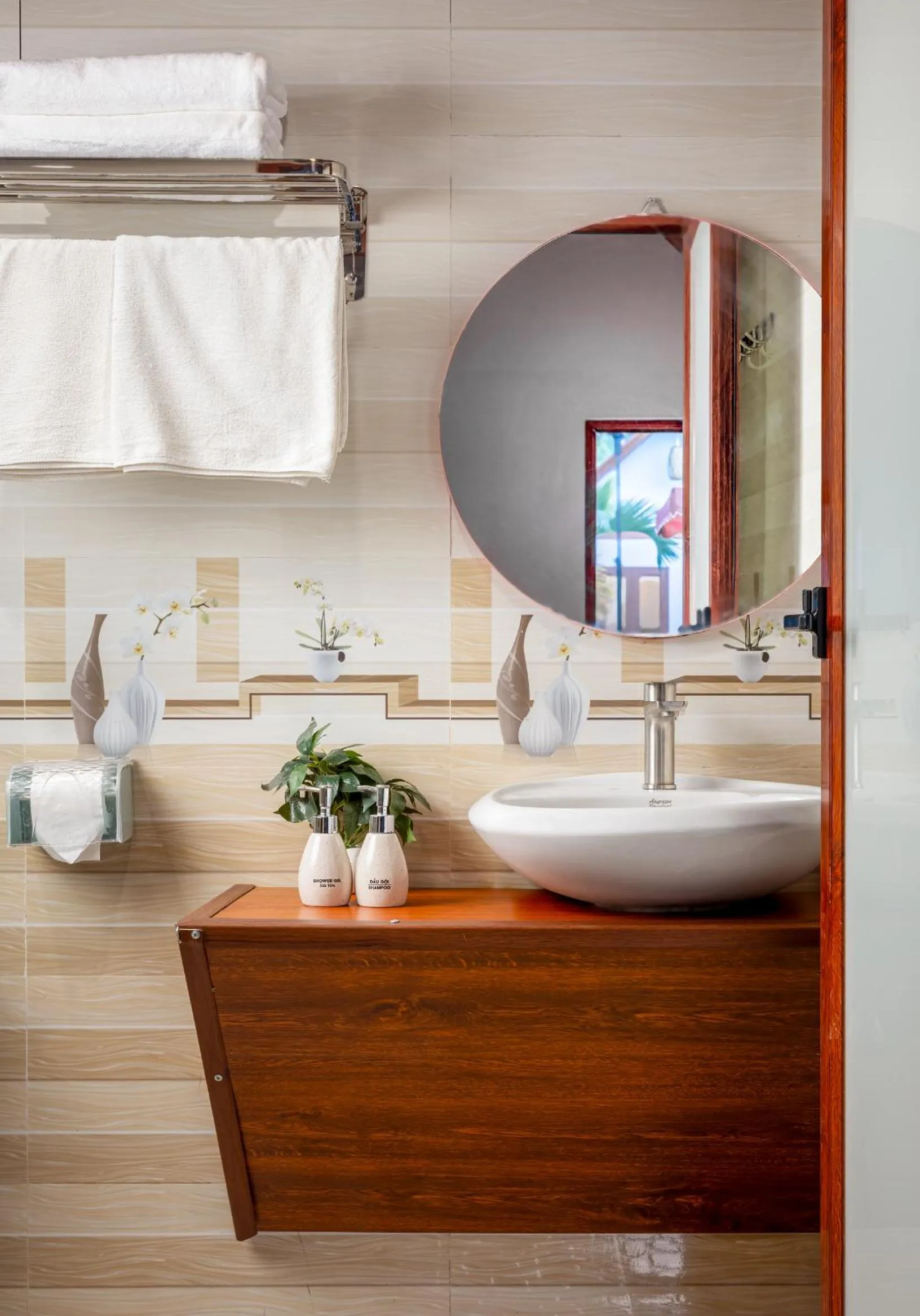 Bathroom in Cat Ba Serena Homestay And Swimming Pool