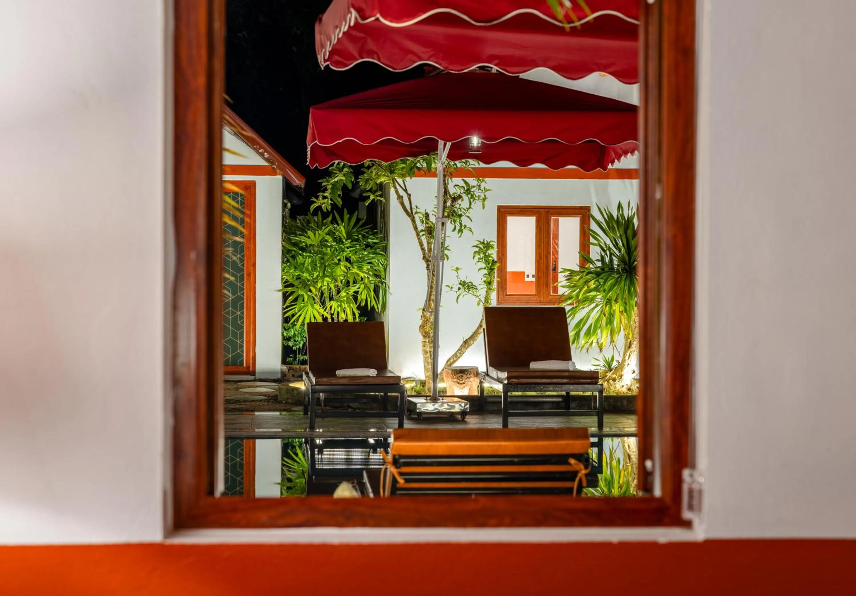 Patio in Cat Ba Serena Homestay And Swimming Pool