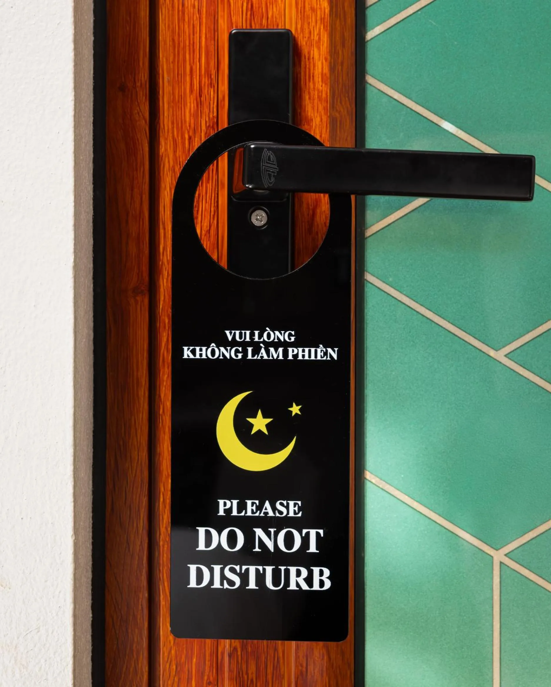 Text overlay in Cat Ba Serena Homestay And Swimming Pool