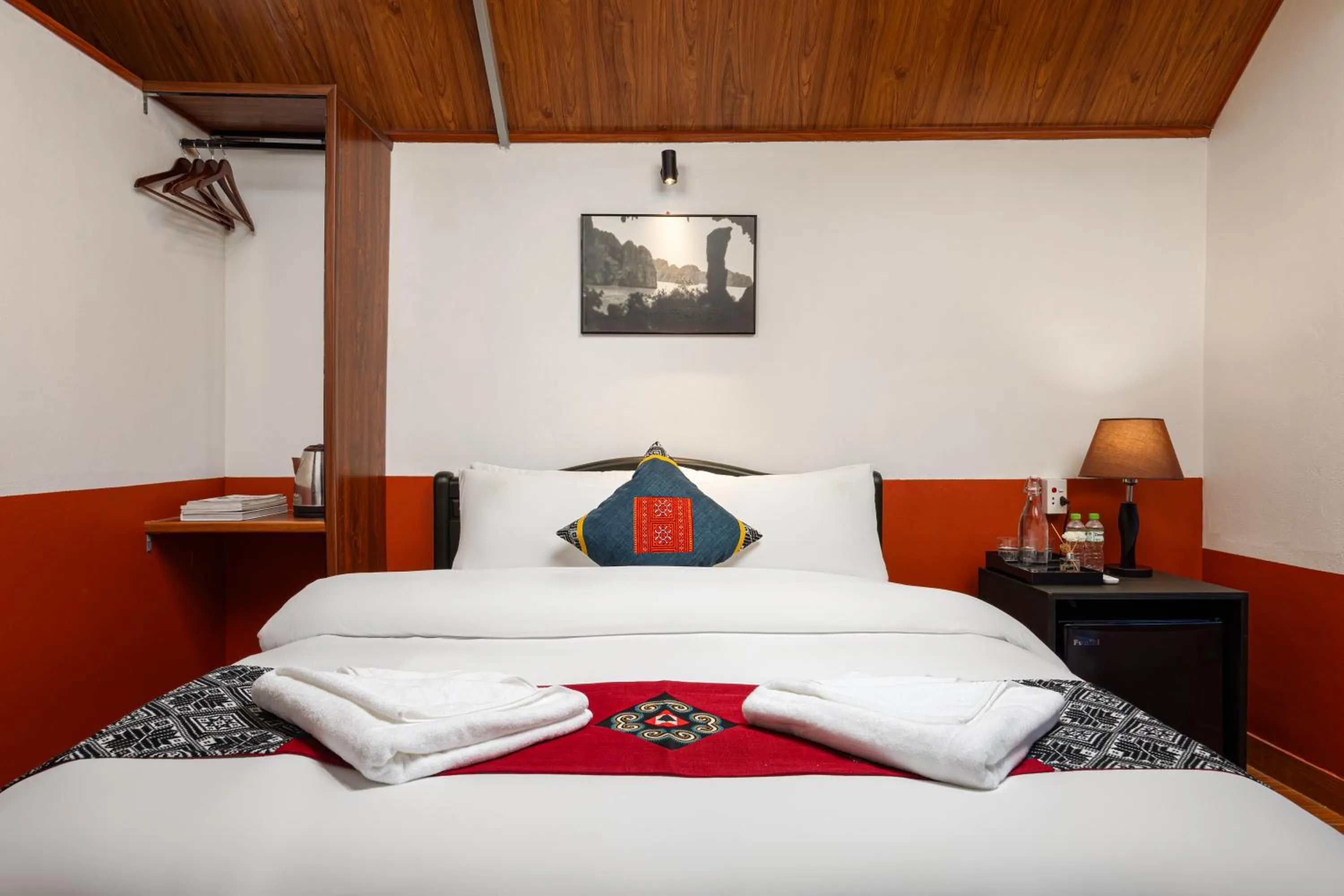 Bed in Cat Ba Serena Homestay And Swimming Pool