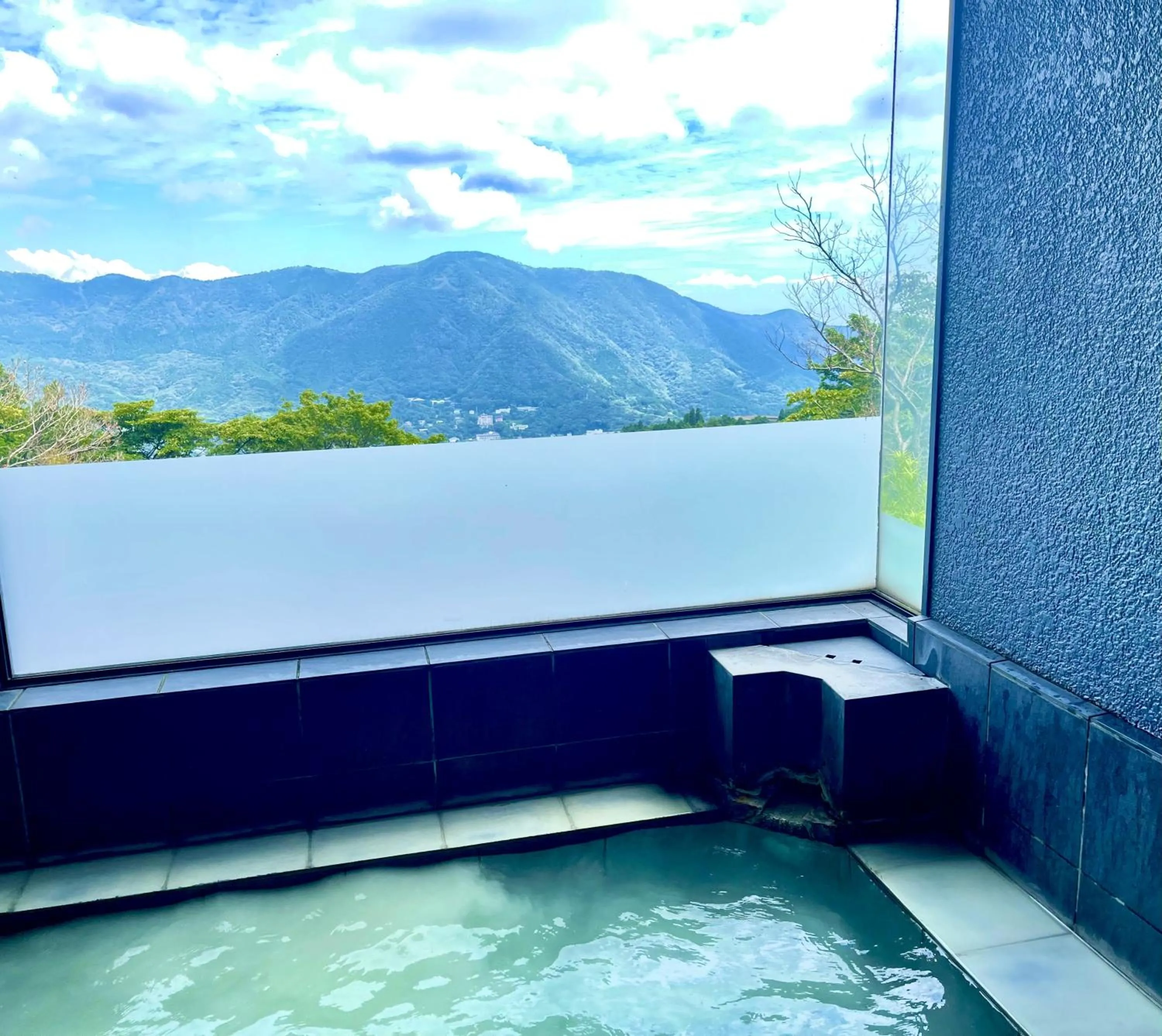 Hot Spring Bath in gran terrace Le Lien Hakone