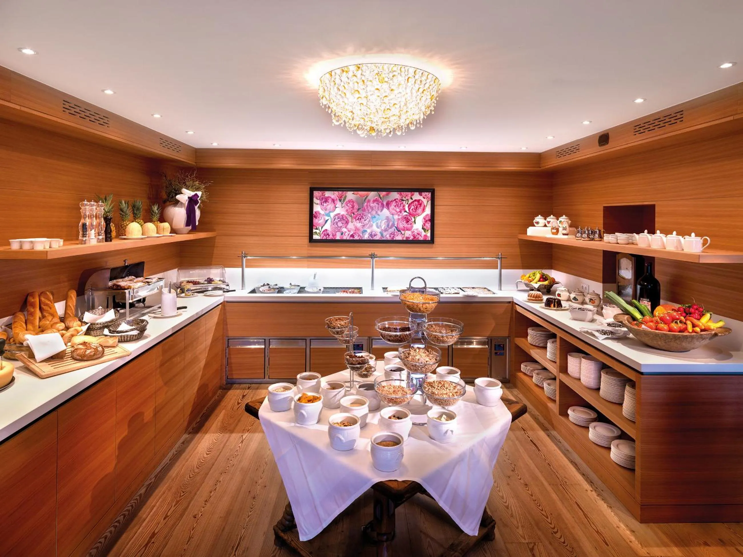 Buffet breakfast in Hotel Zinnkrügl
