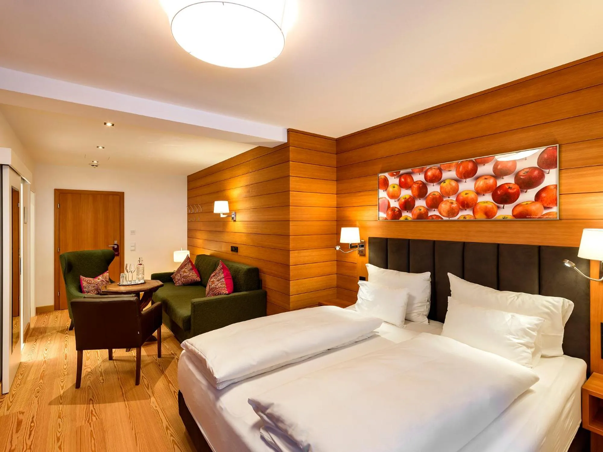 Photo of the whole room, Bed in Hotel Zinnkrügl
