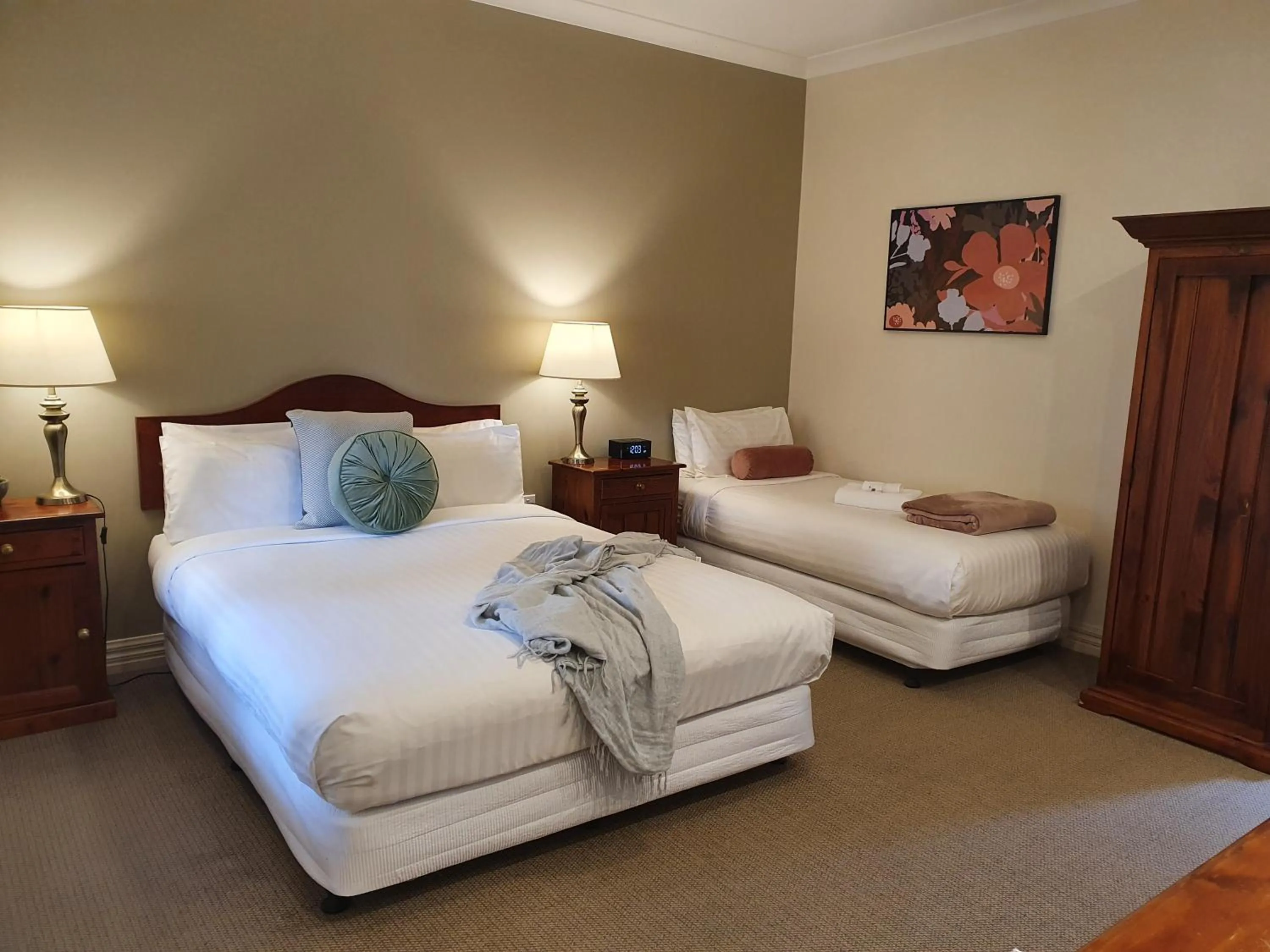 Bed in The Lancefield Lodge