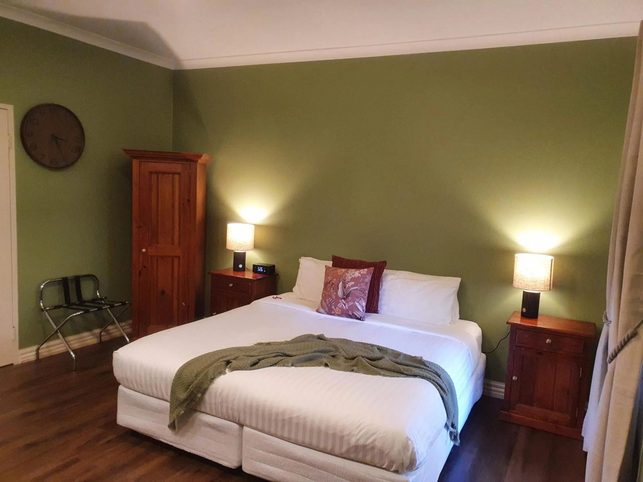 Bed in The Lancefield Lodge