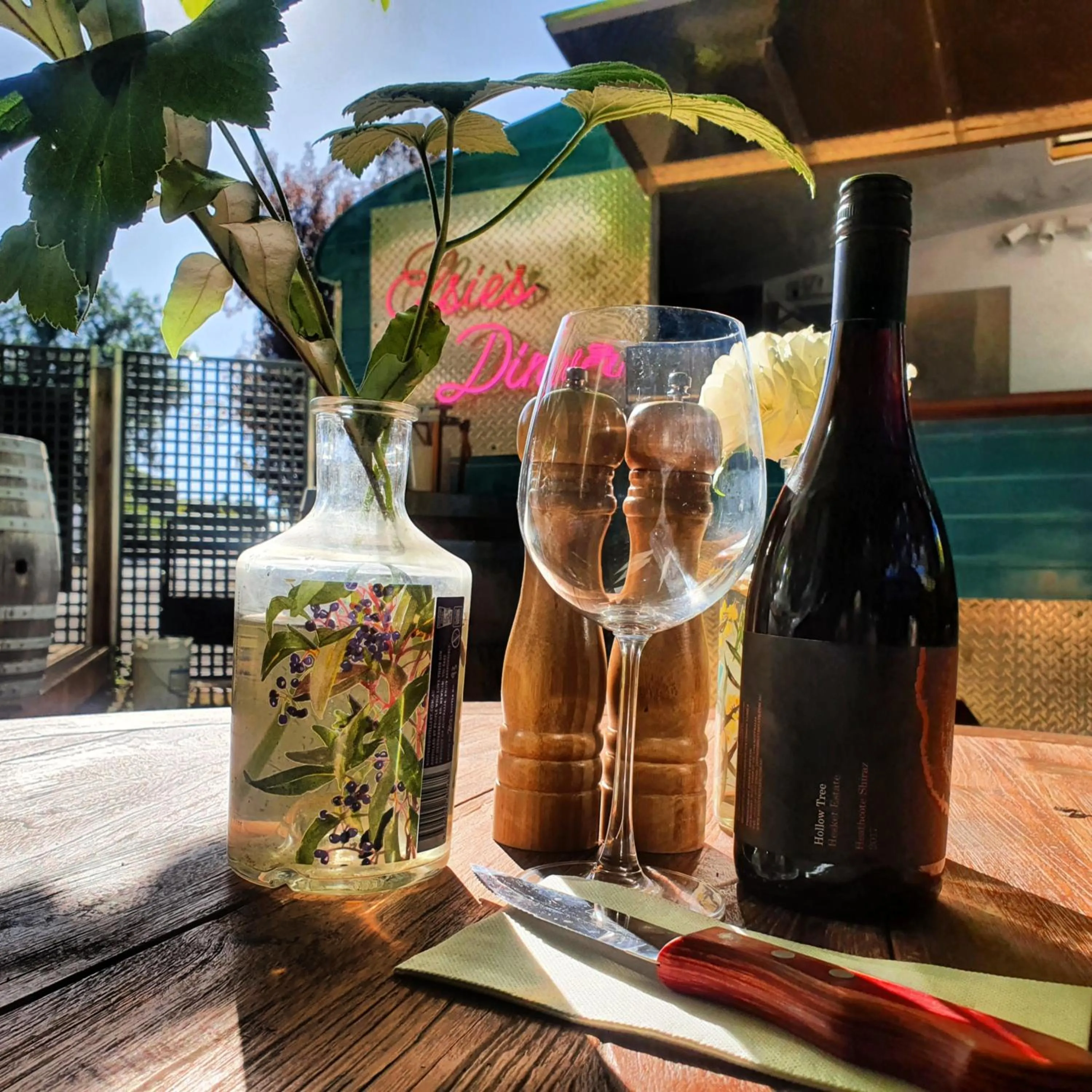 Restaurant/places to eat in The Lancefield Lodge