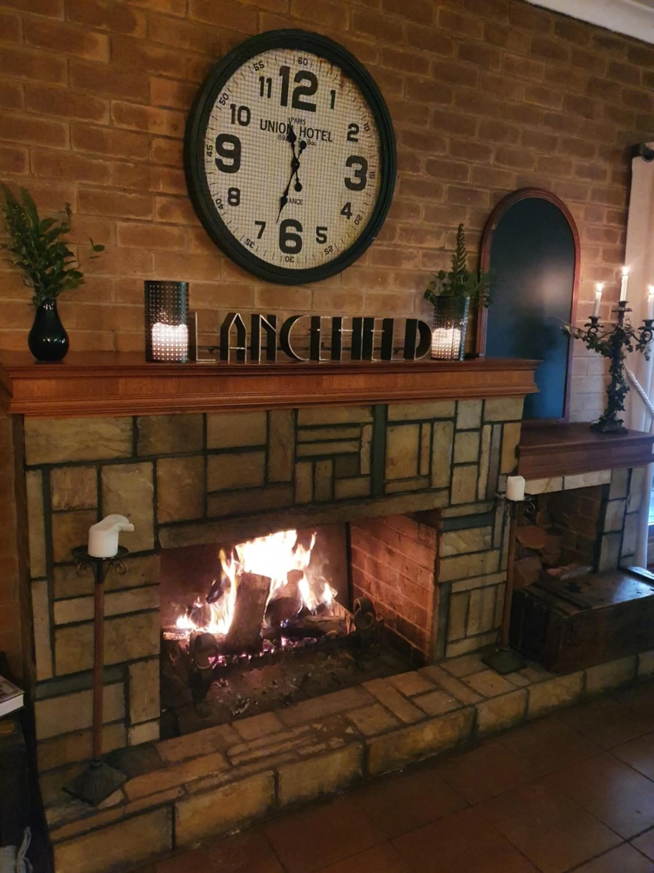 Lounge or bar in The Lancefield Lodge