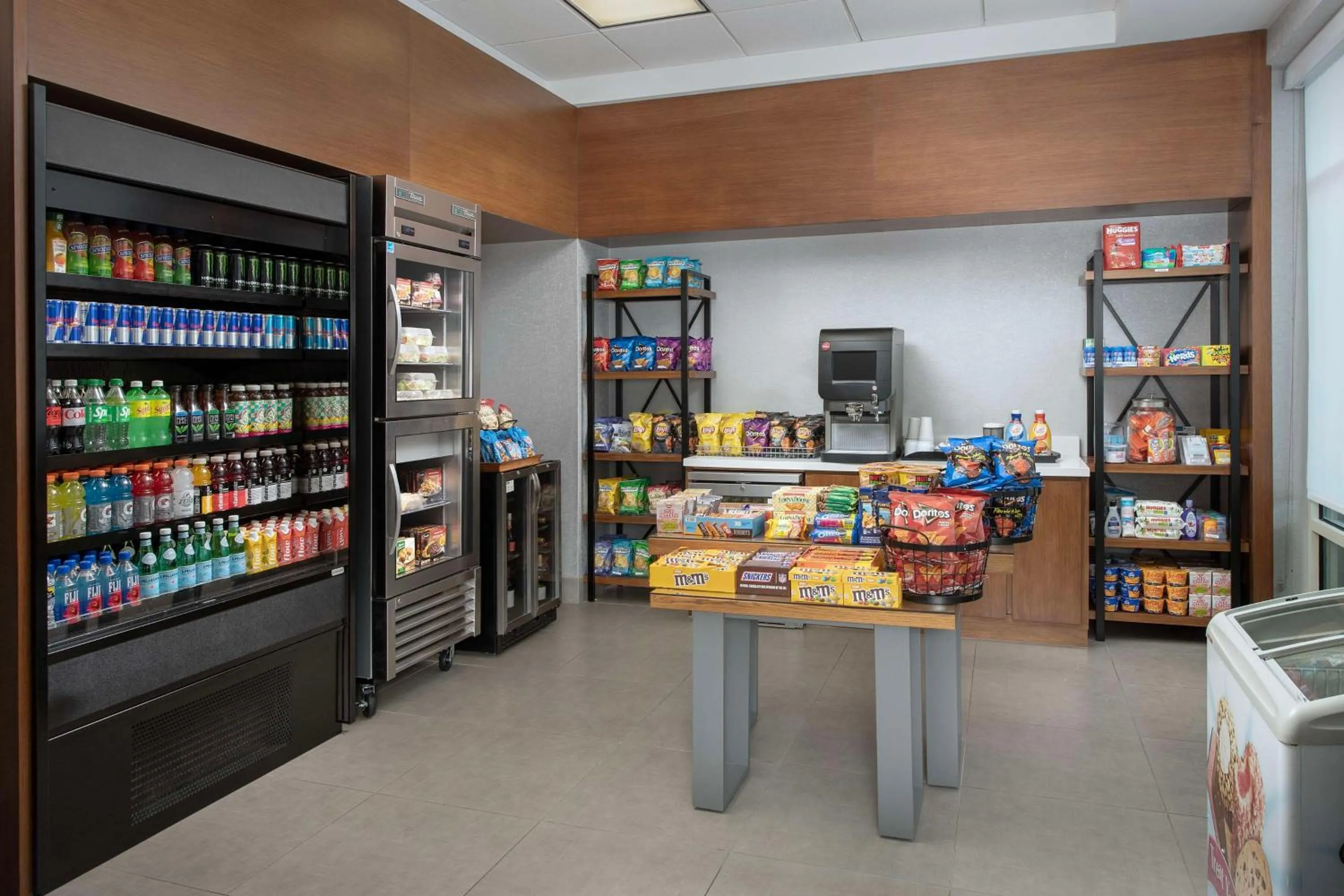 Restaurant/places to eat in Embassy Suites by Hilton Dulles North Loudoun