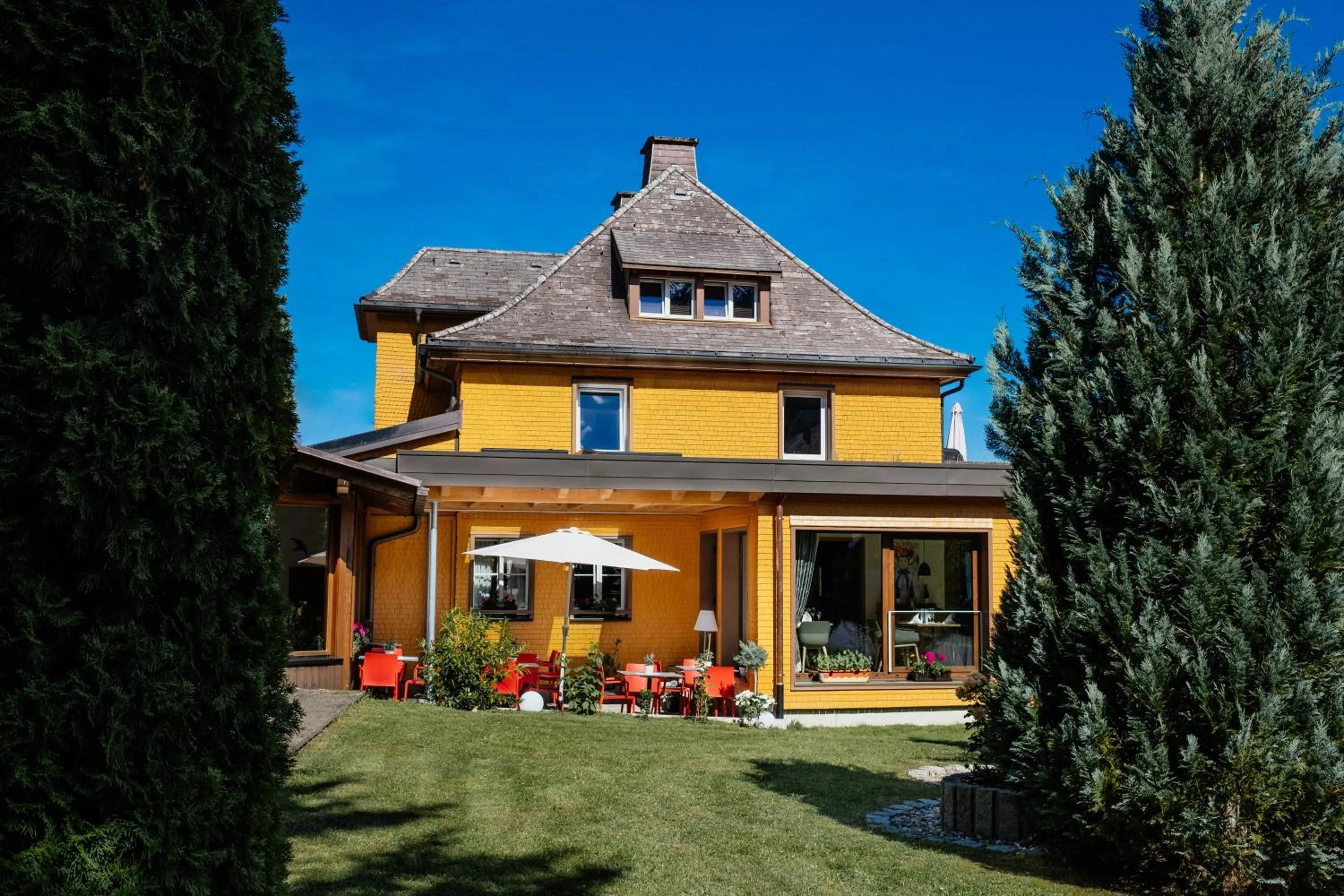 Property building in Hotel Restaurant Peterle