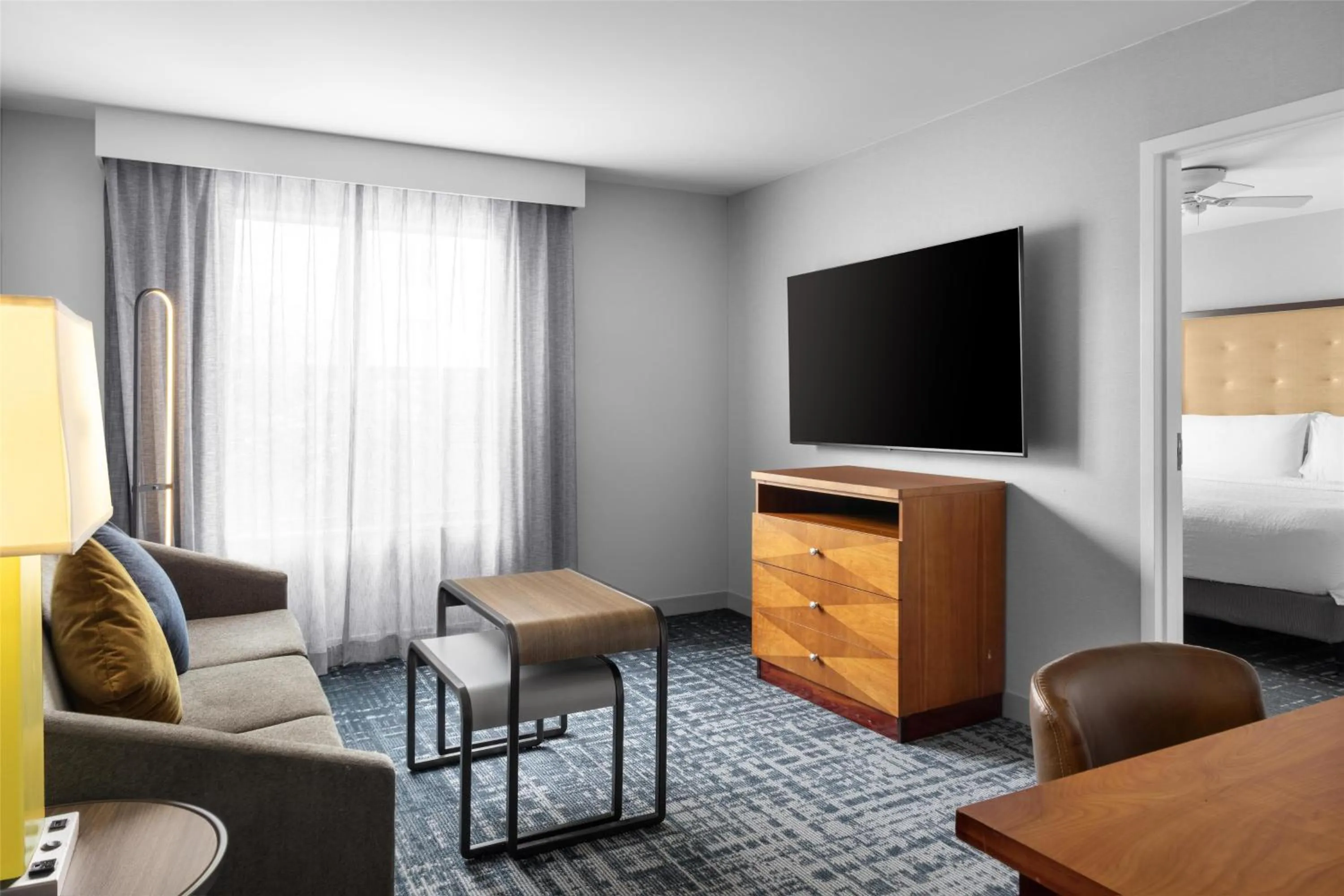 Living room, Bed in Homewood Suites by Hilton Dulles-North Loudoun