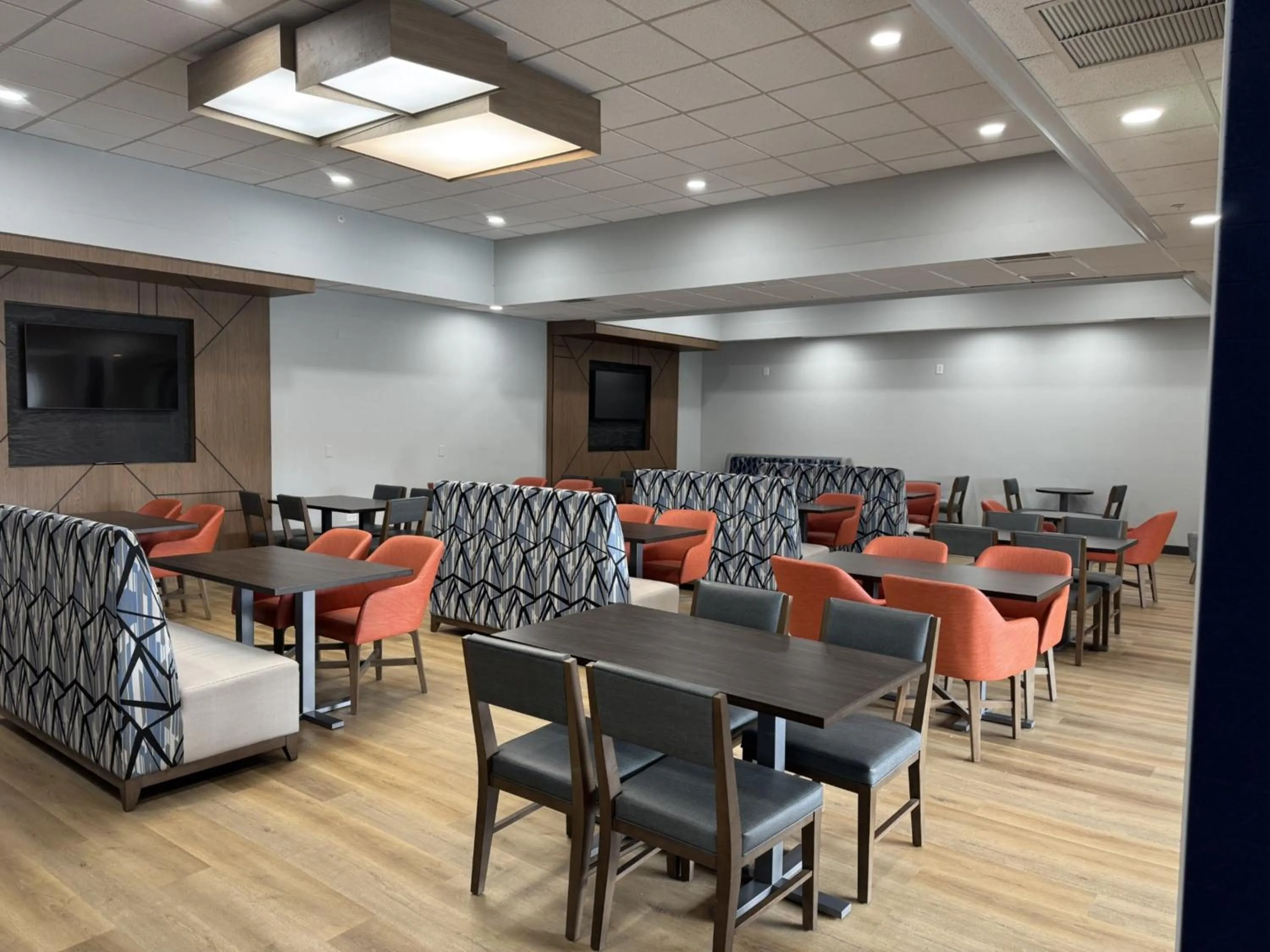 Breakfast in Holiday Inn Express Denver Central - North