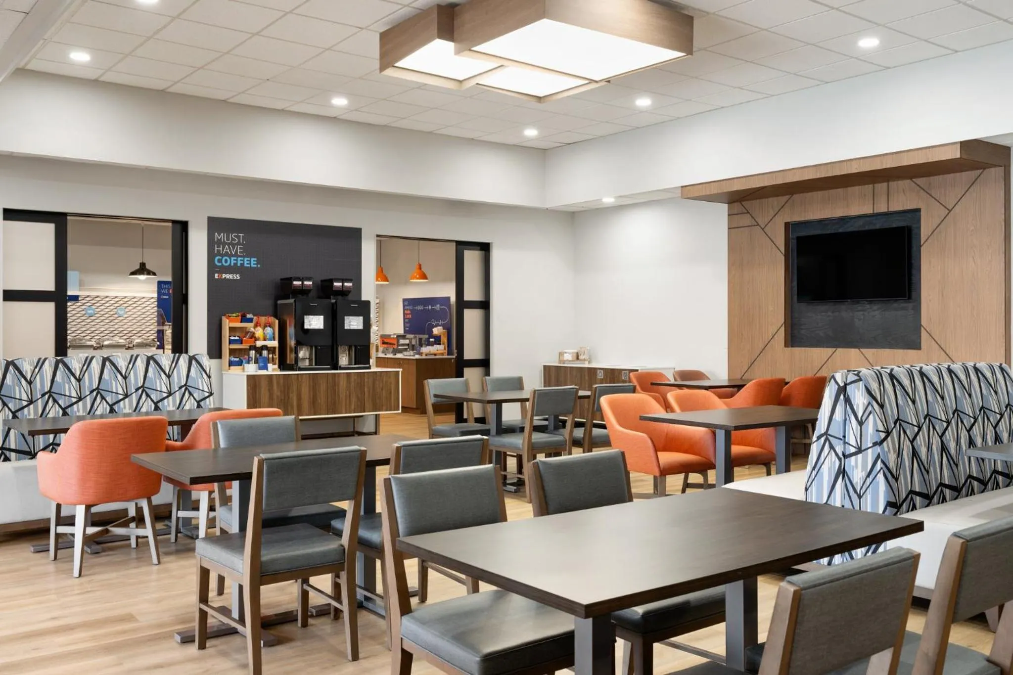 Breakfast in Holiday Inn Express Denver Central - North