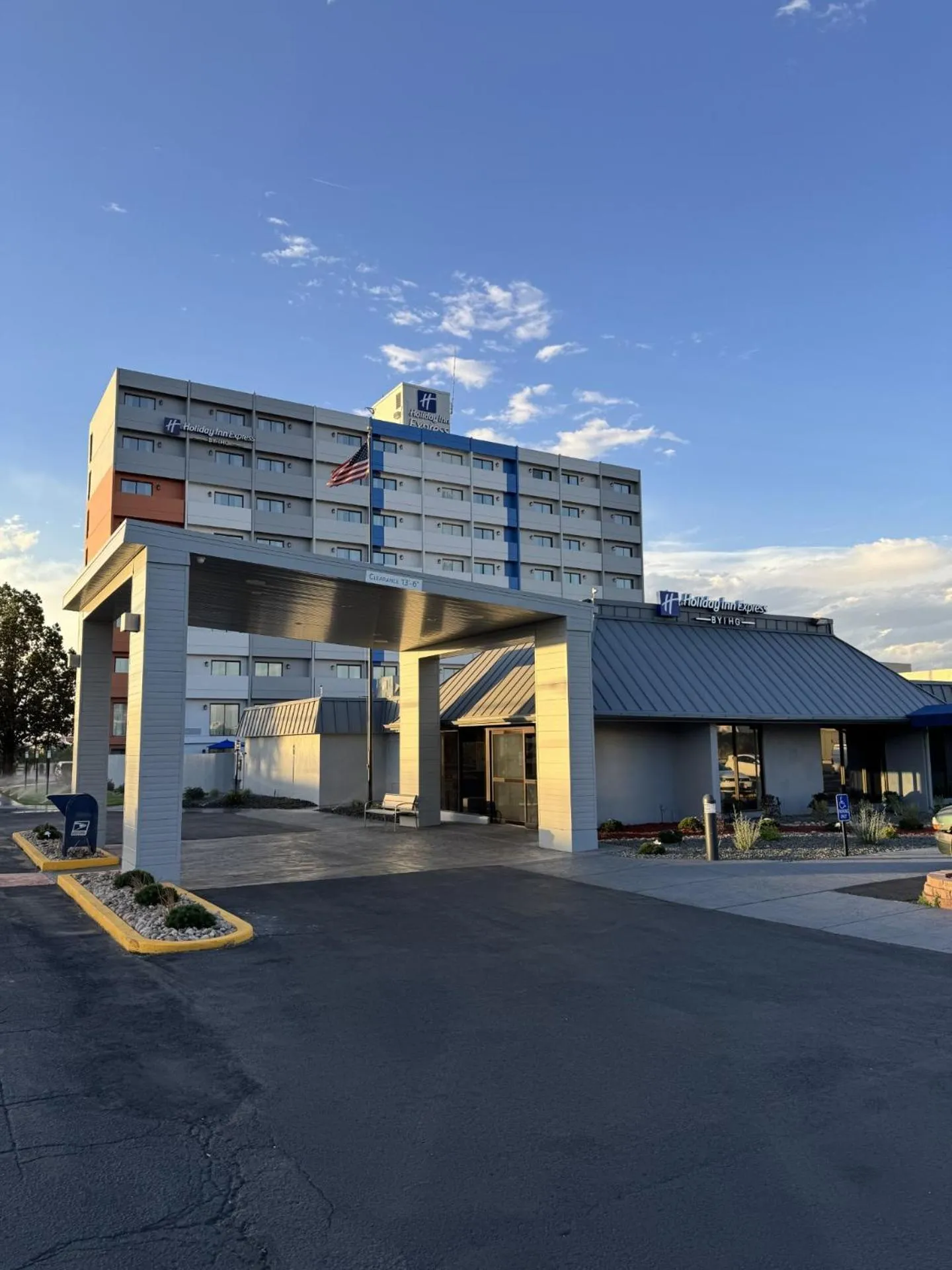 Property building in Holiday Inn Express Denver Central - North