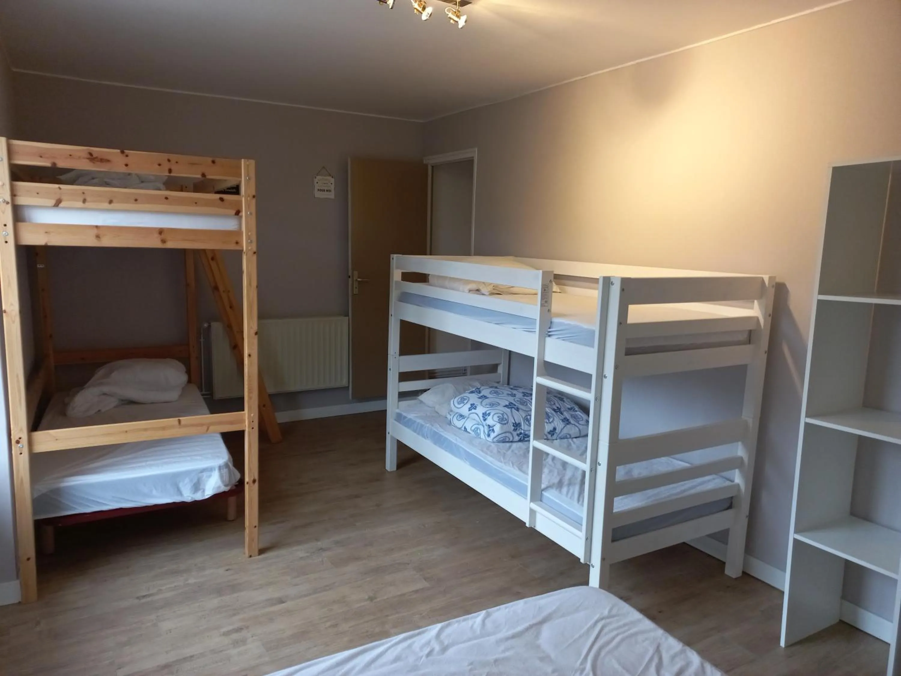 Photo of the whole room, Bed in Gîtes de L'Aumondière