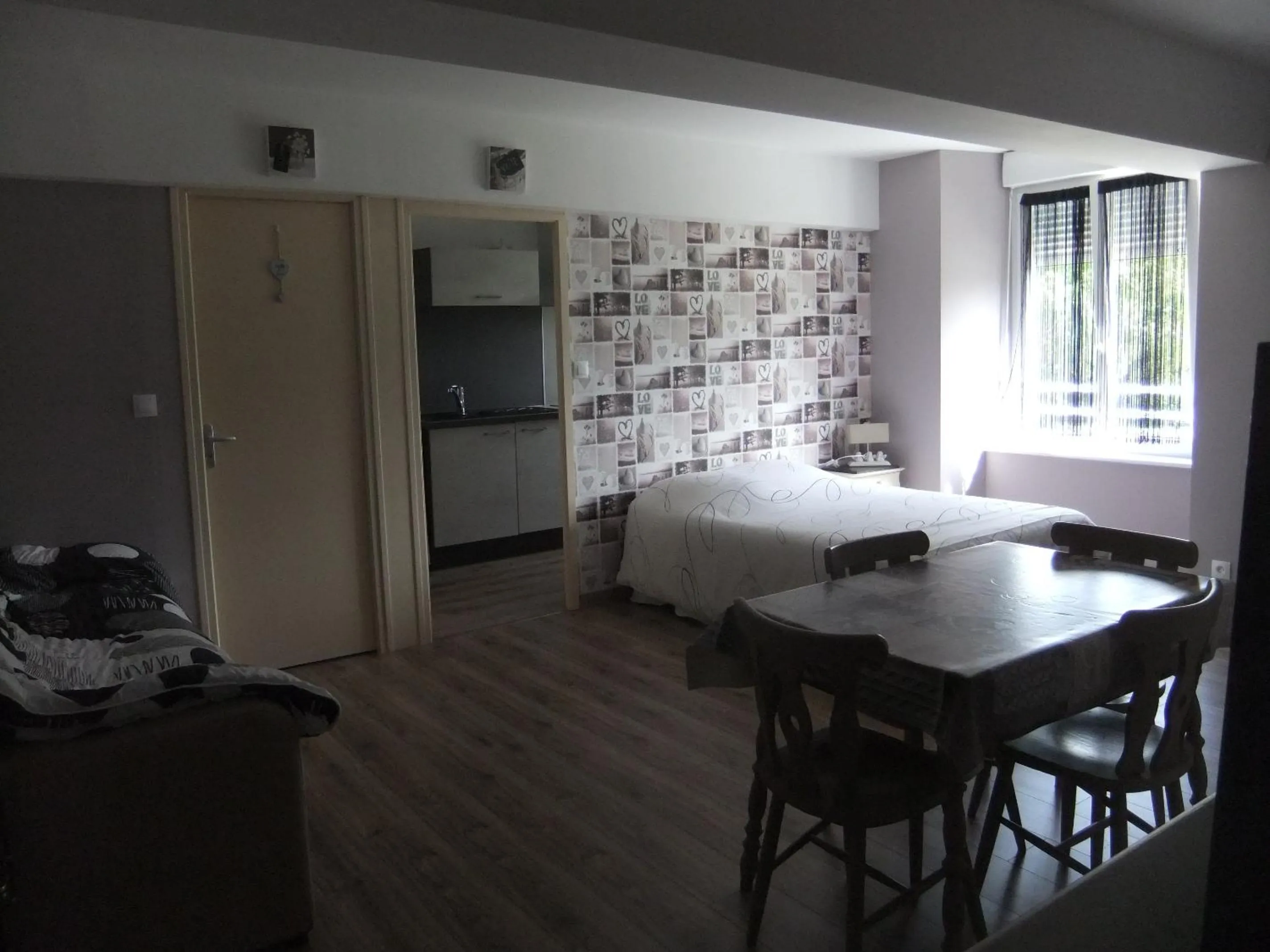Photo of the whole room, Bed in Gîtes de L'Aumondière