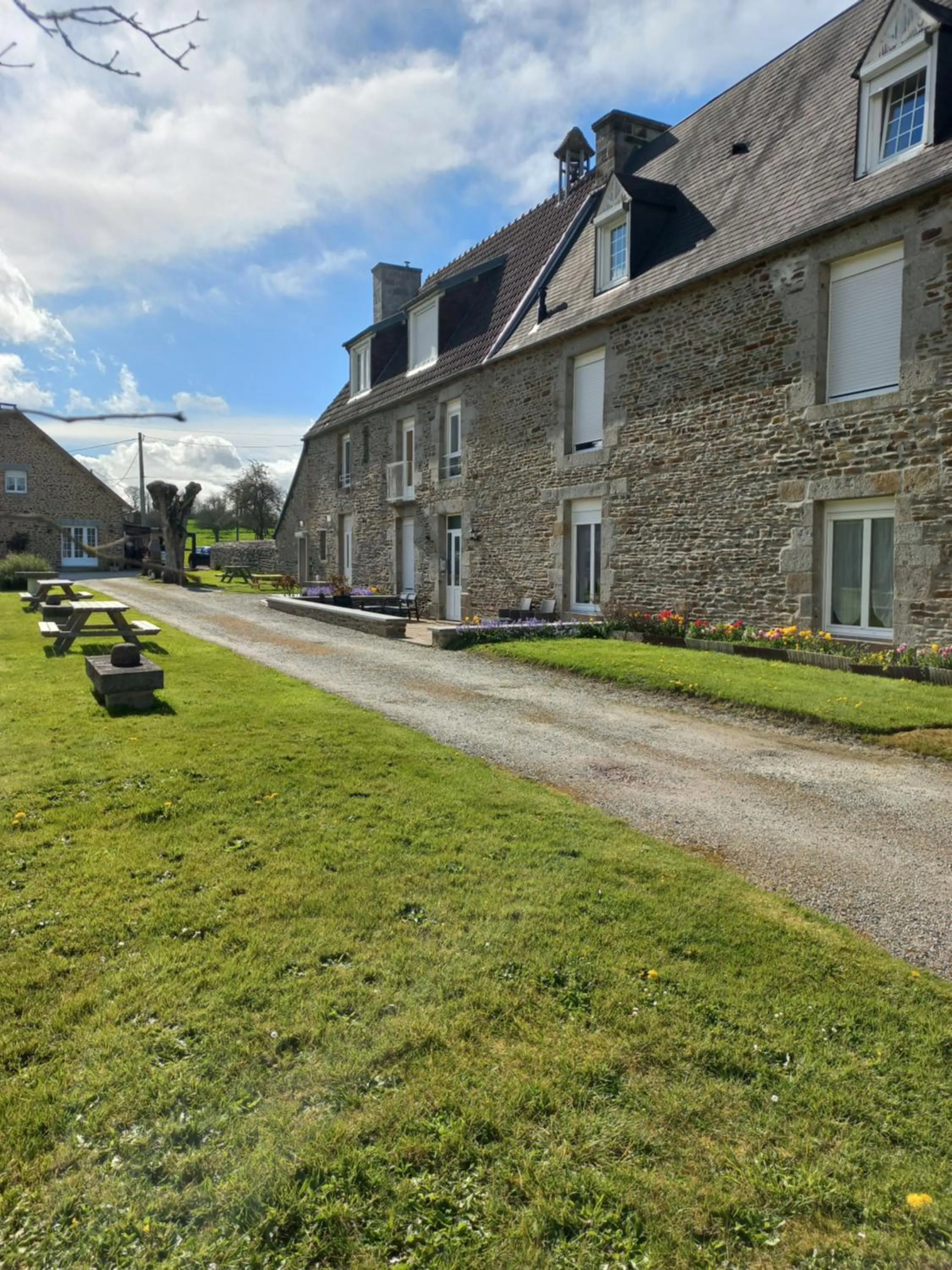 Facade/entrance in Gîtes de L'Aumondière