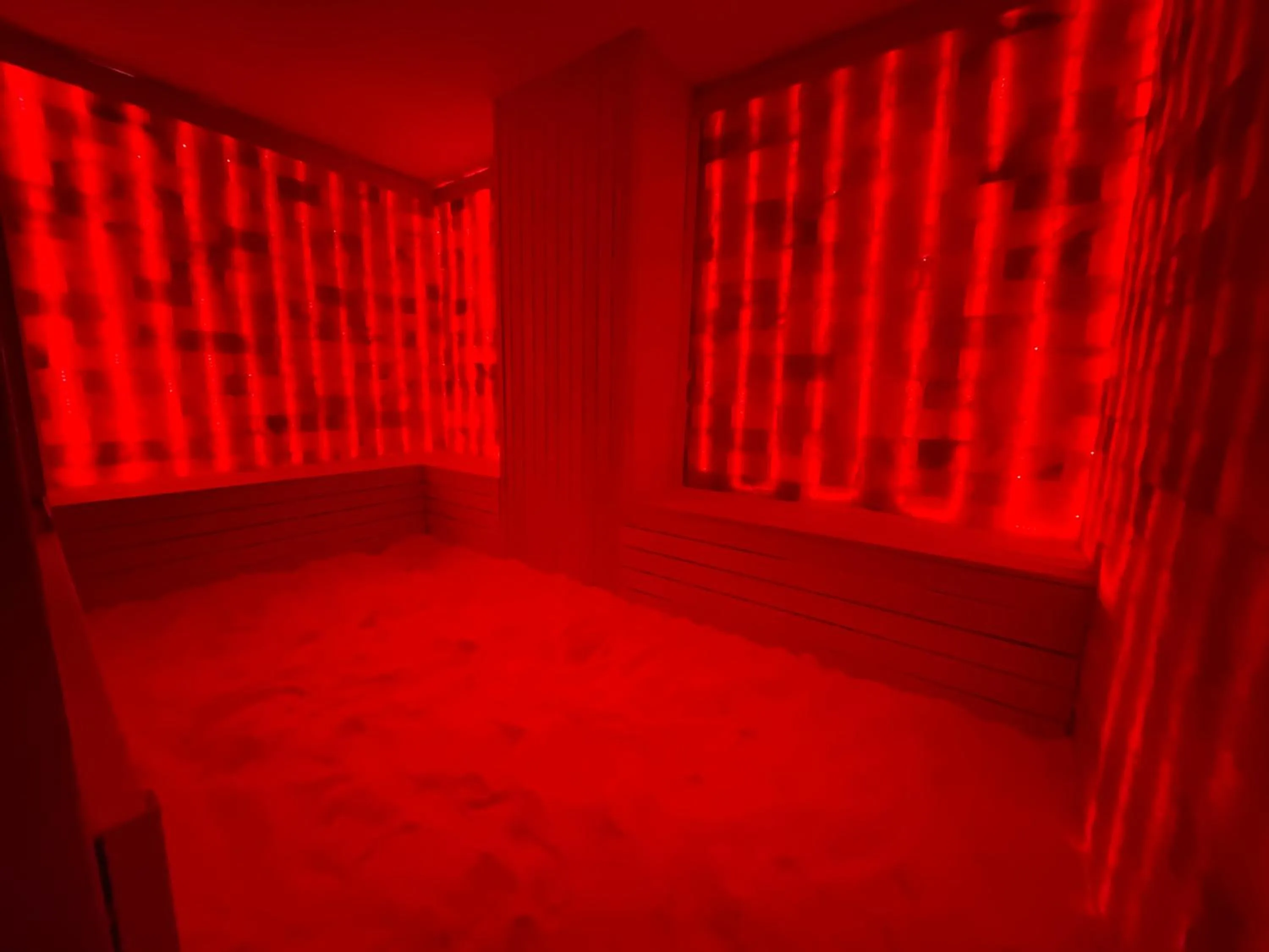 Spa and wellness centre/facilities in Le Luxe Suites Hotel