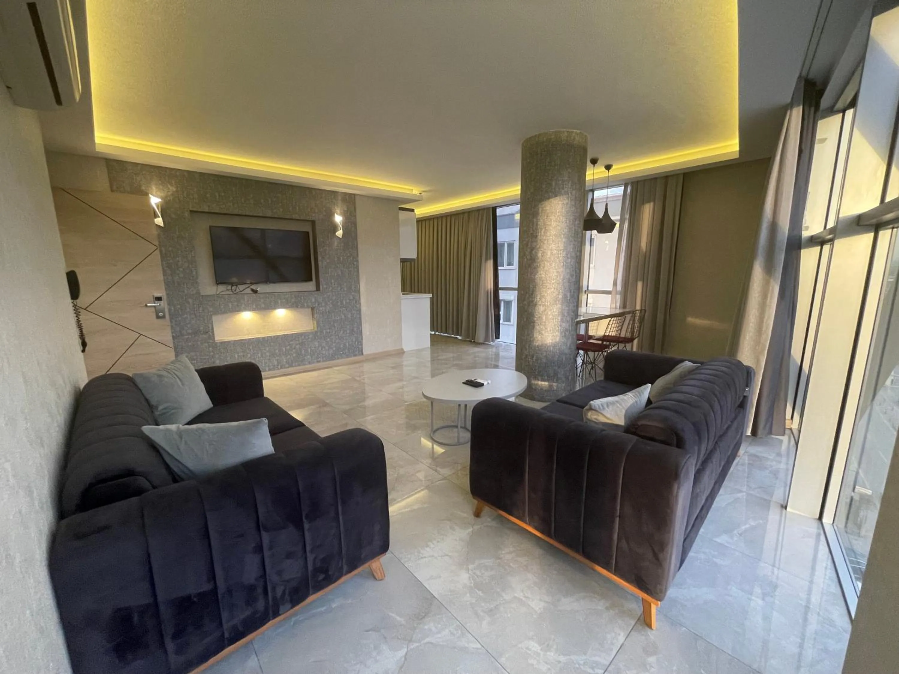 Seating area in Le Luxe Suites Hotel