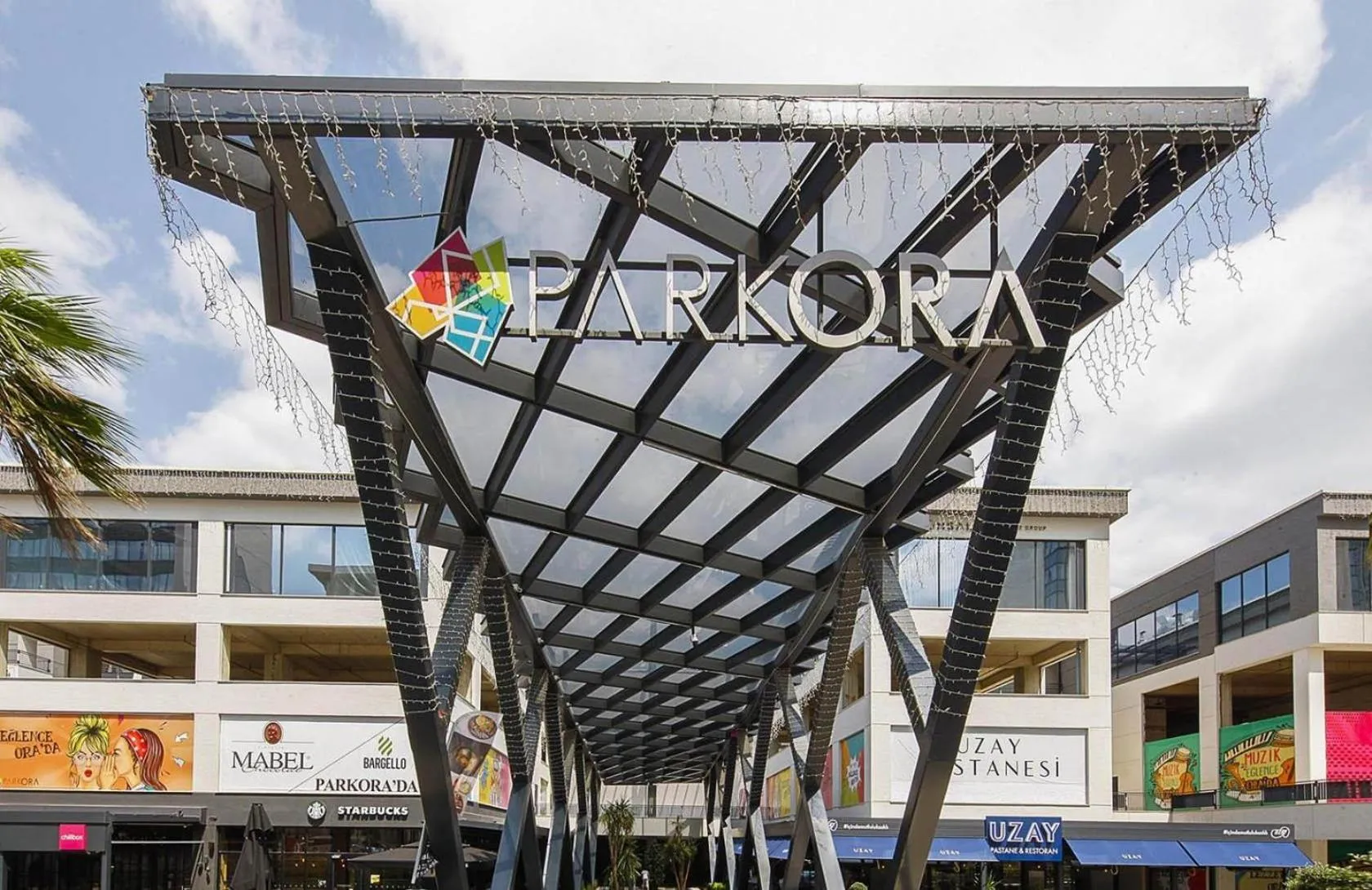 Nearby landmark in Le Luxe Suites Hotel