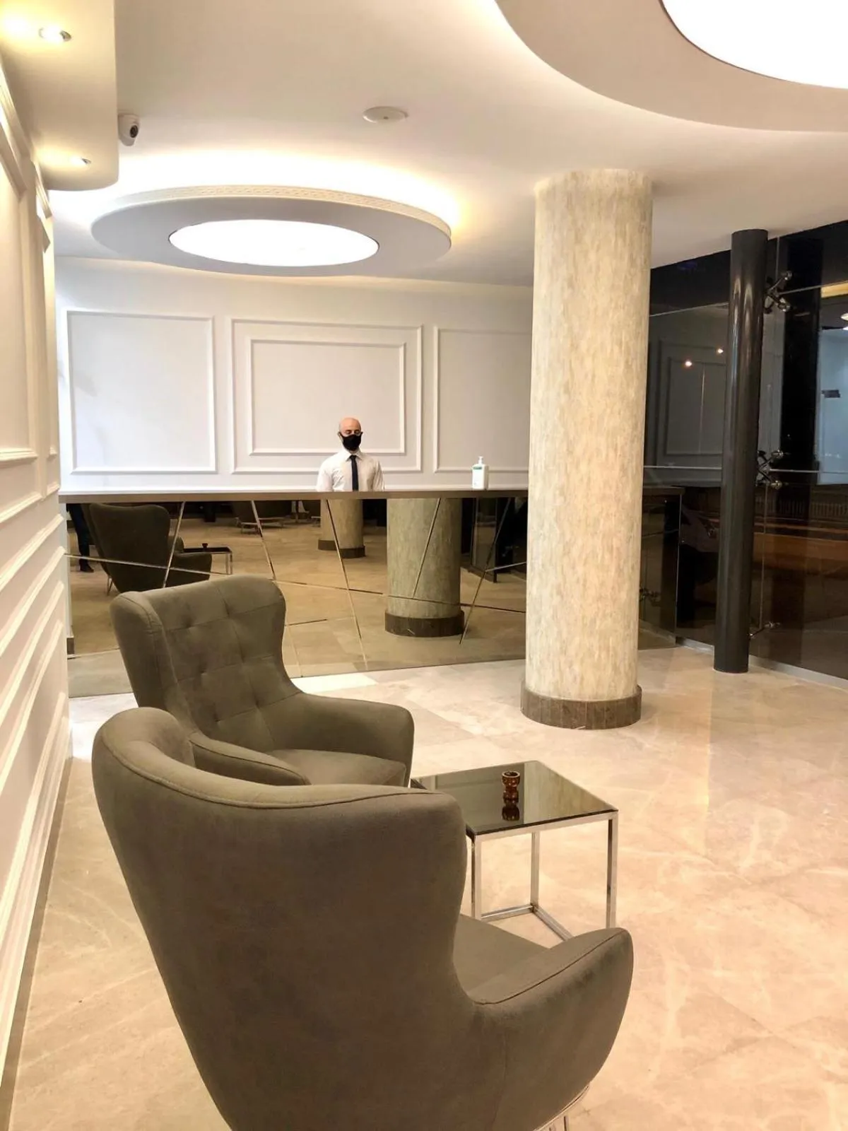 Lobby or reception in Le Luxe Suites Hotel