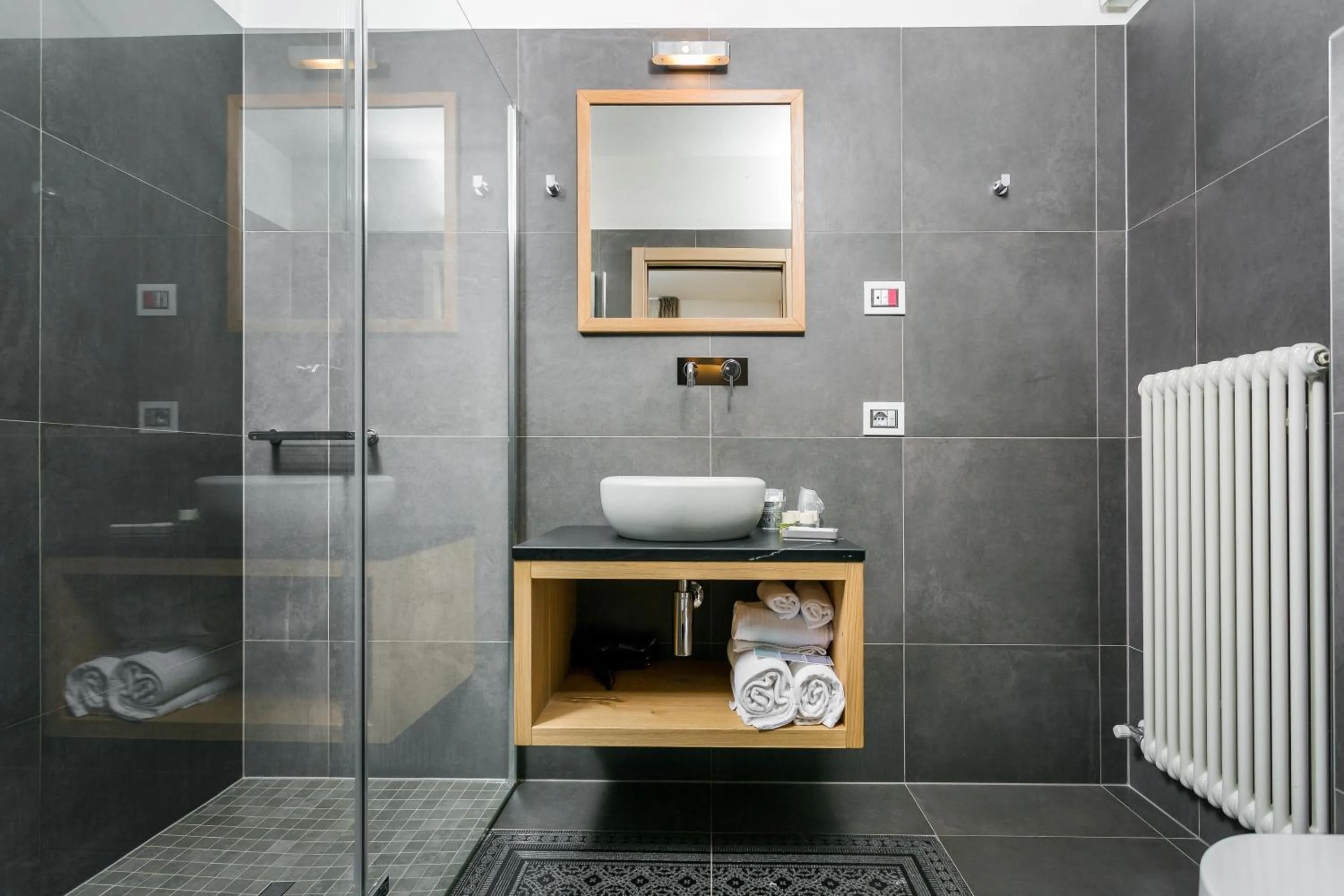 Toilet in Albergo Caffe Centrale