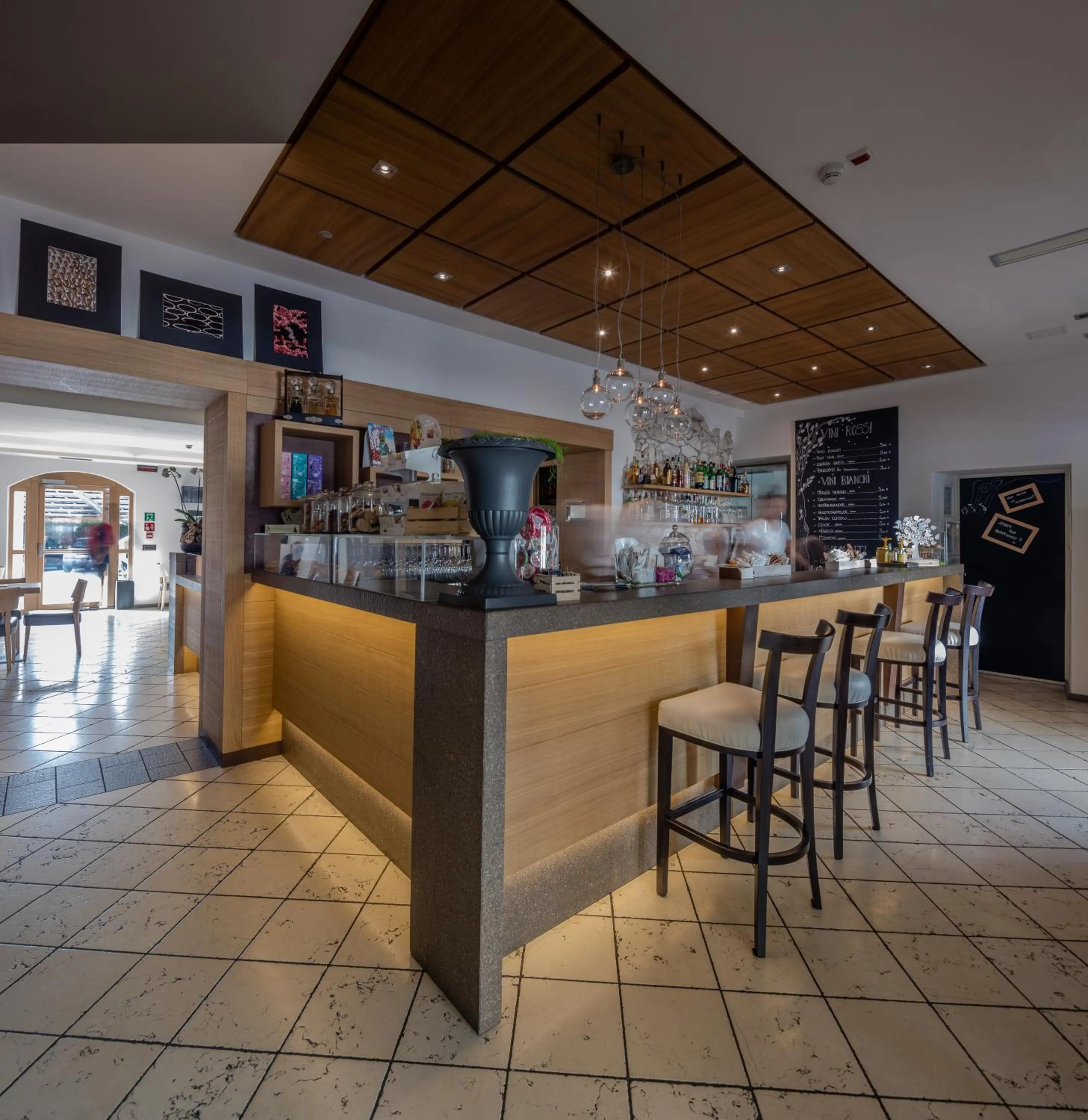 Restaurant/places to eat in Albergo Caffe Centrale