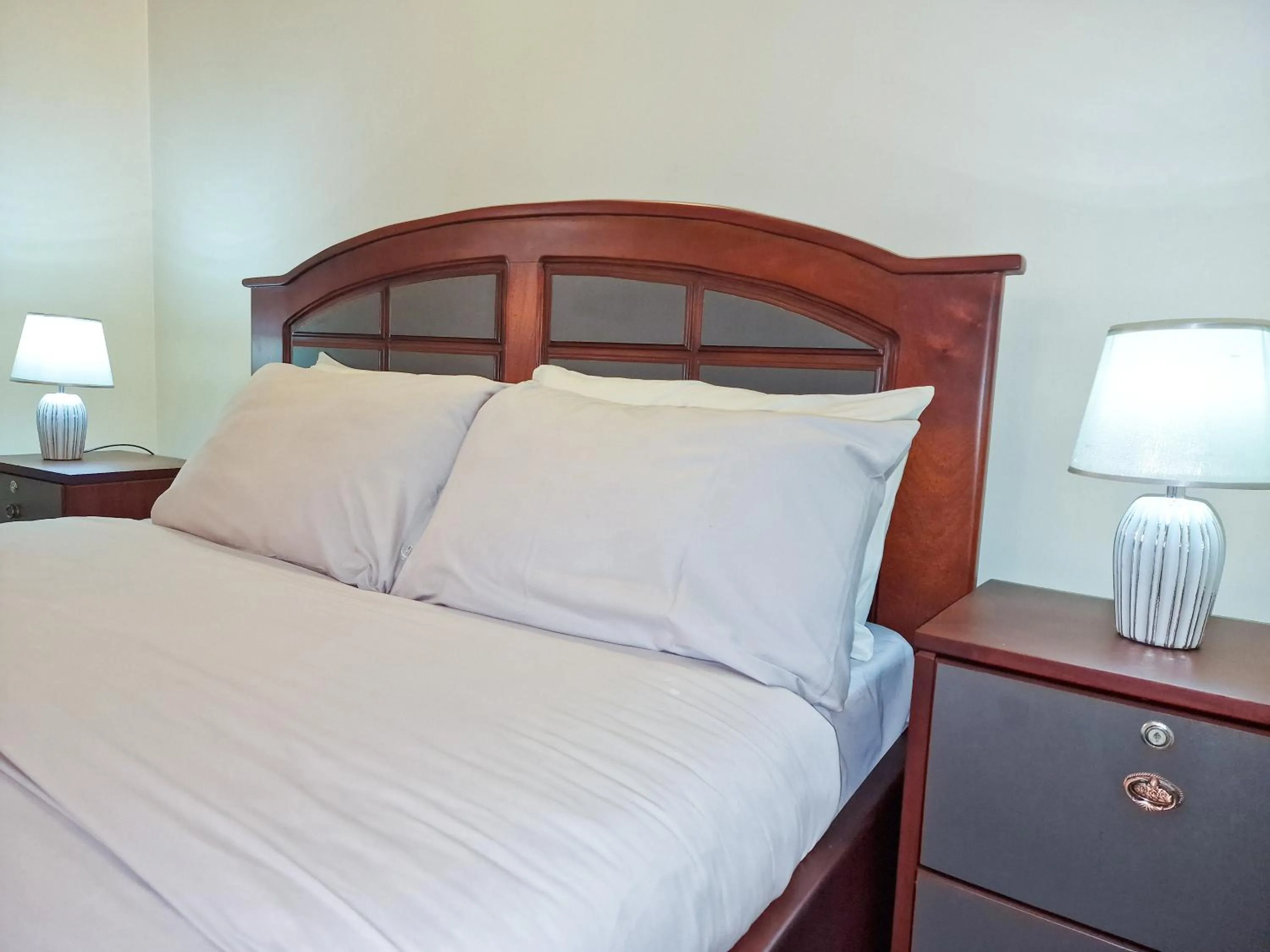 Bedroom, Bed in Eric Wilkins Apartments