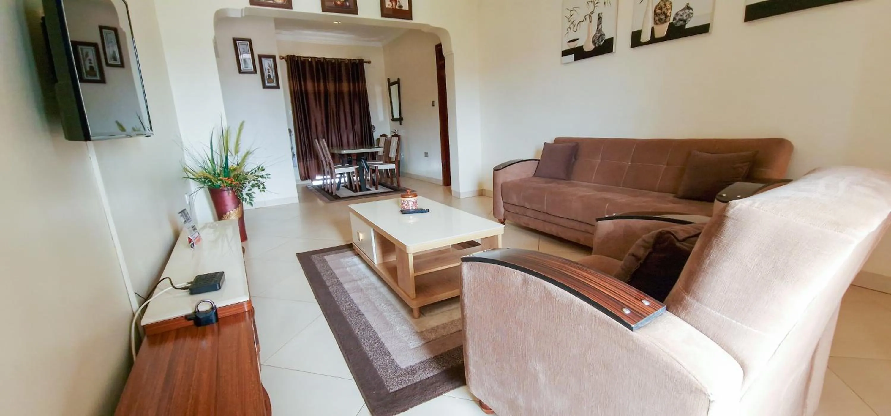 TV and multimedia in Eric Wilkins Apartments