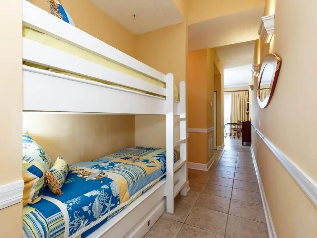 Bed in Windemere Condominiums