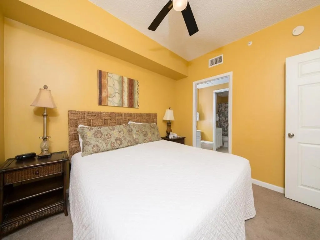 Bed in Windemere Condominiums