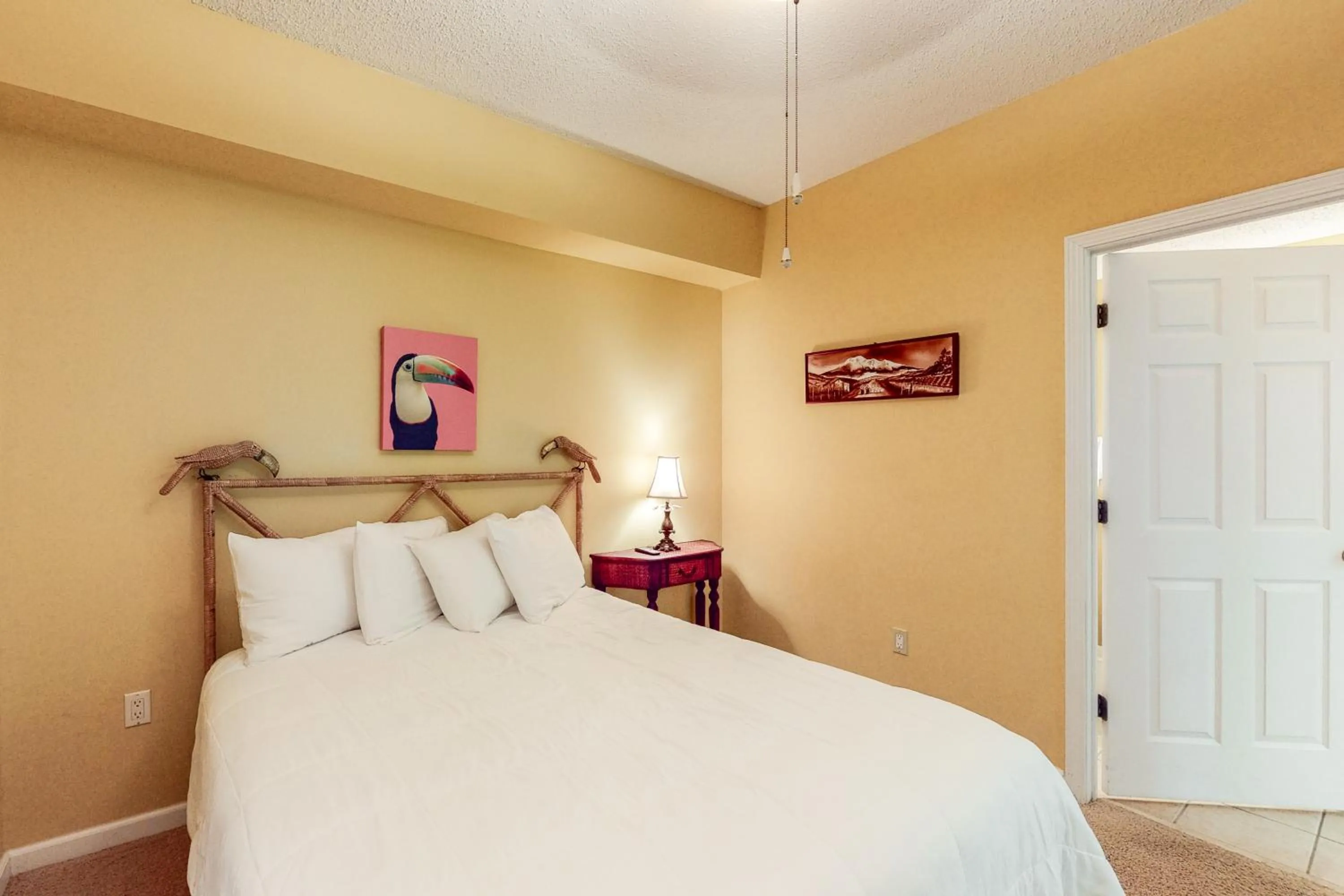 Bed in Windemere Condominiums