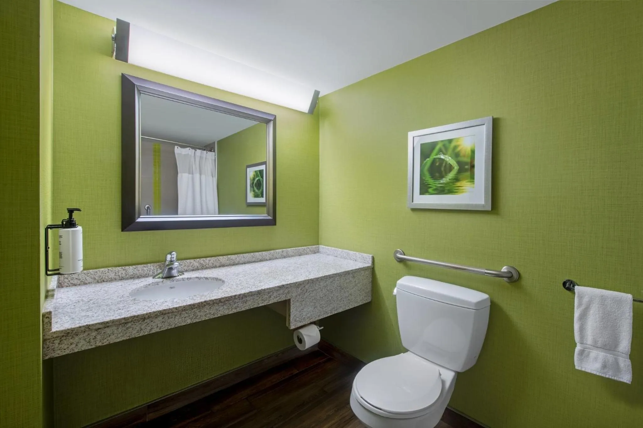 Photo of the whole room in Crowne Plaza Kitchener-Waterloo by IHG