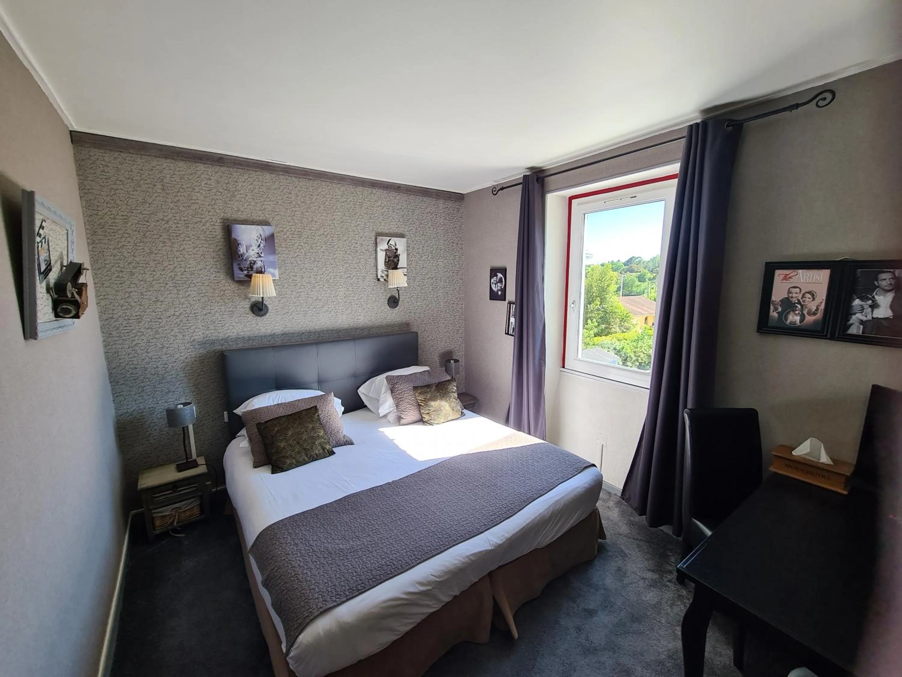 Bed in Logis le Relais Sarrasin