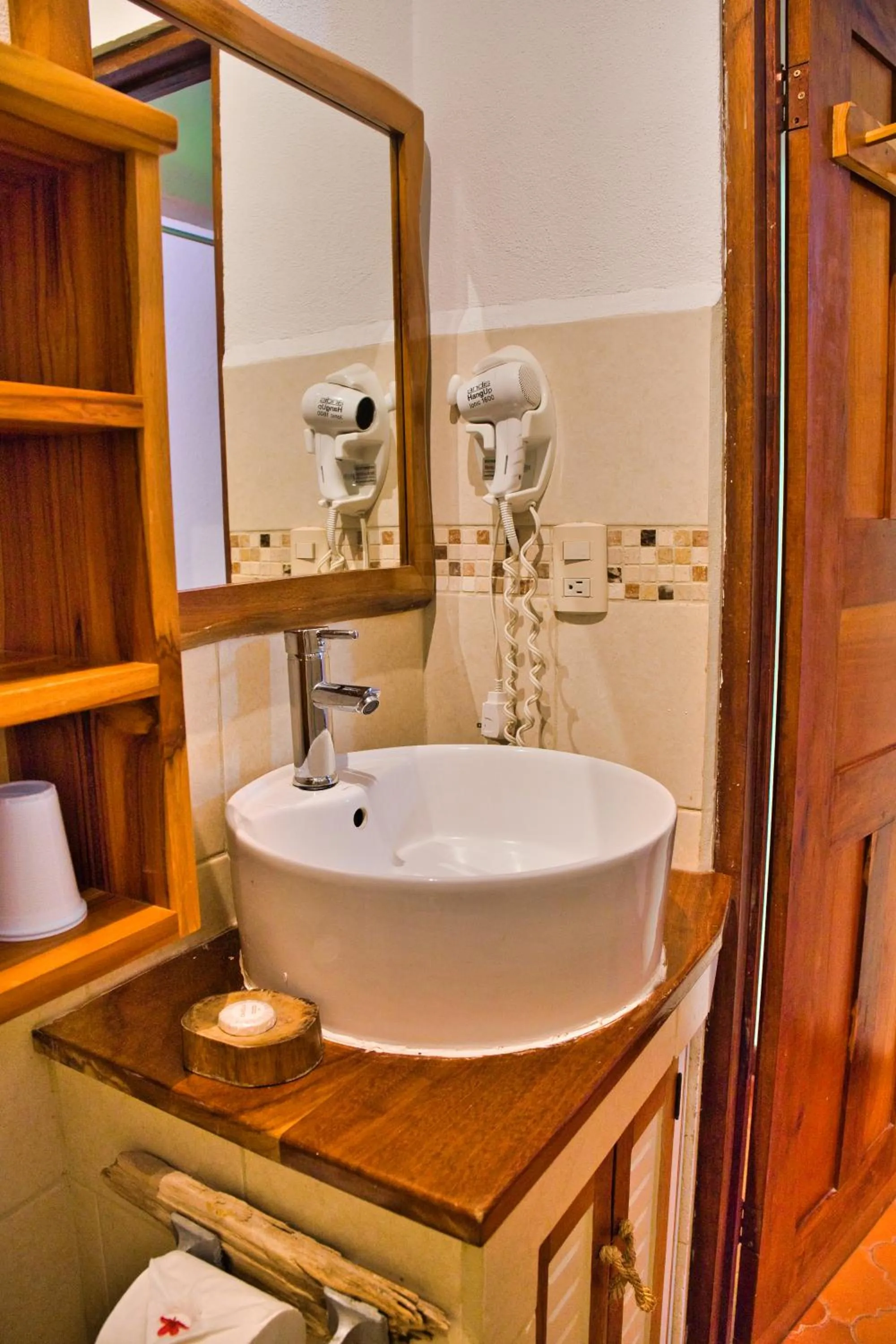 Bathroom in Samara Pacific Lodge