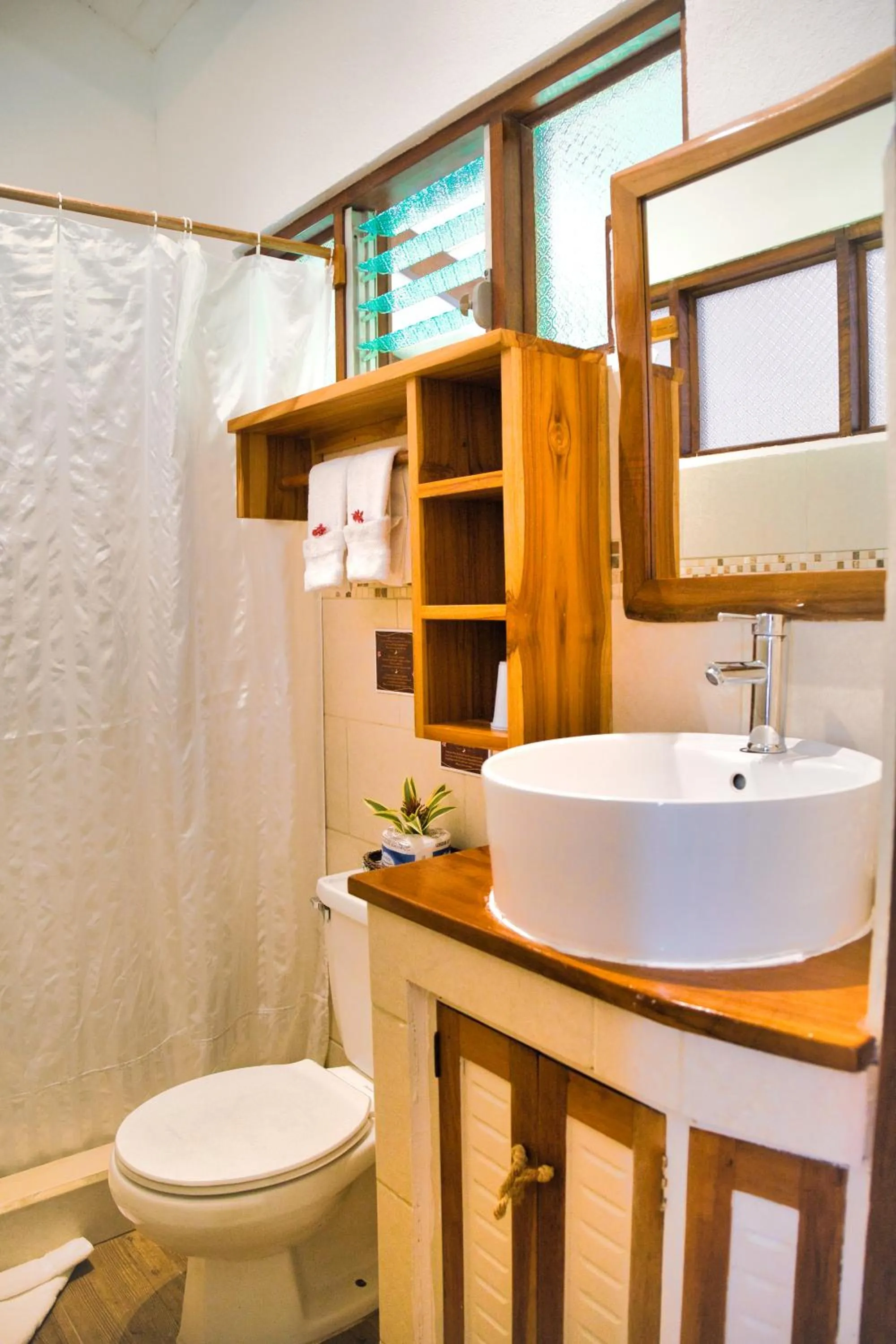 Shower in Samara Pacific Lodge
