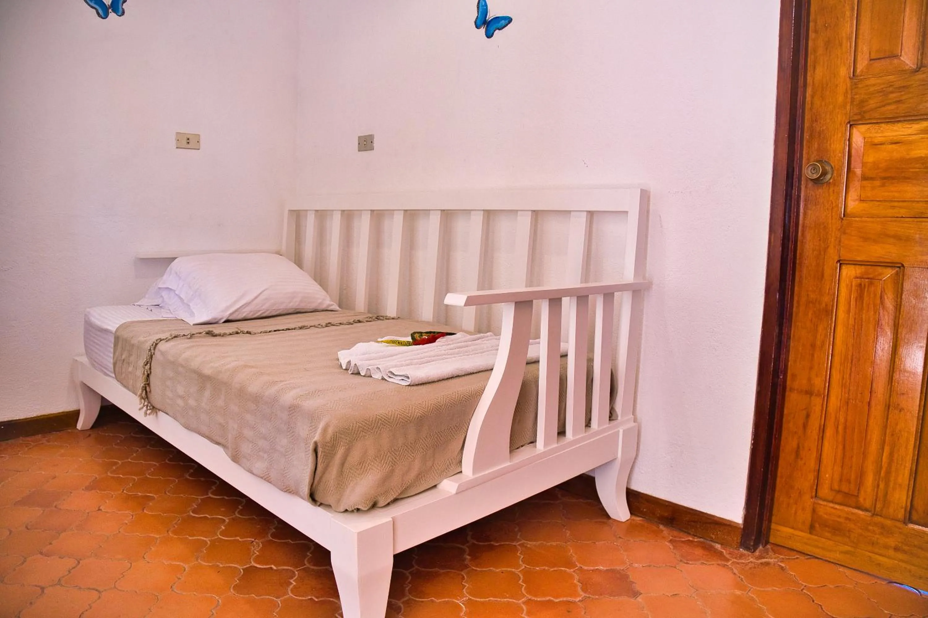 Bed in Samara Pacific Lodge