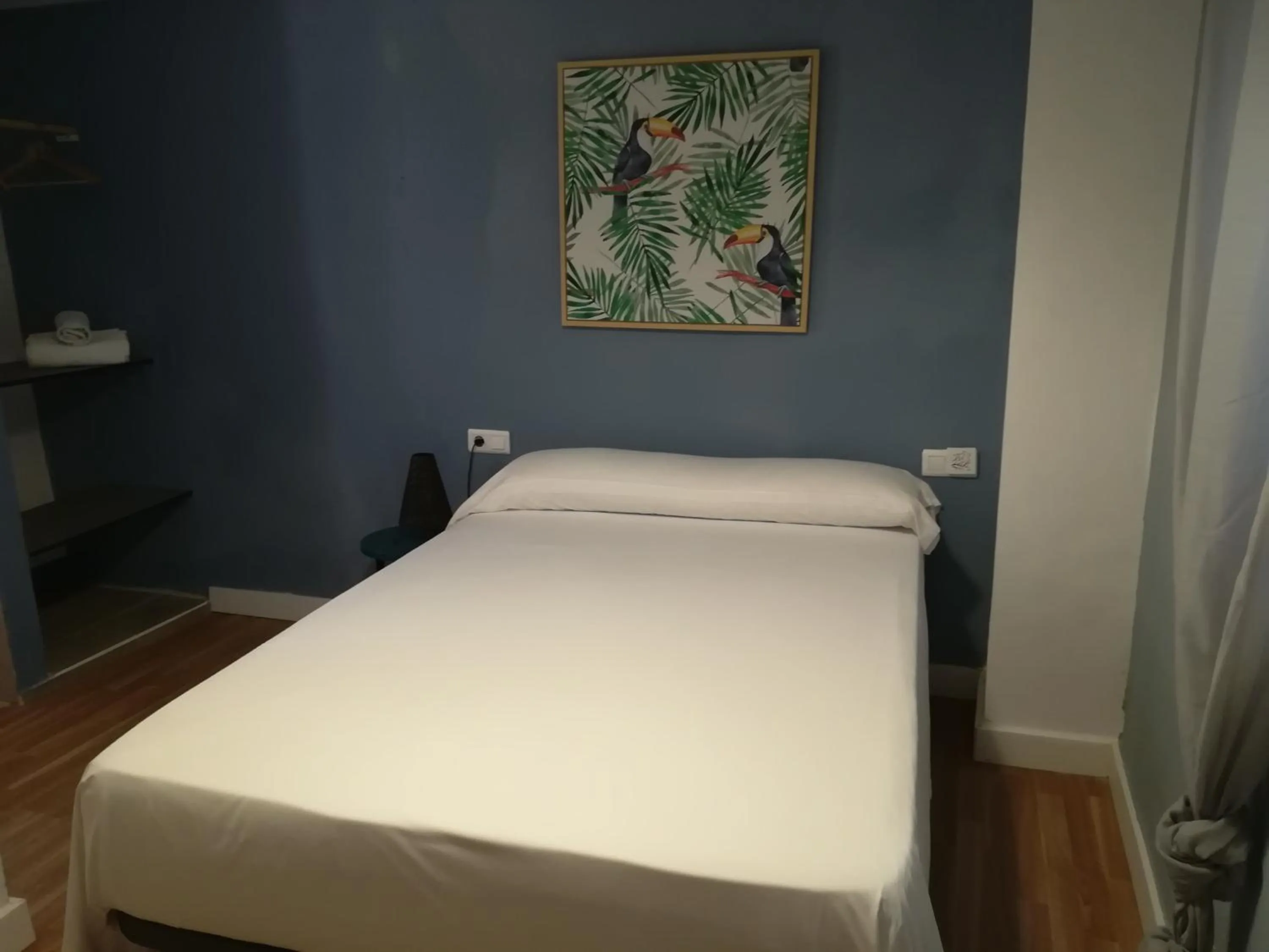 Bedroom, Bed in Hostal The Monkey Room