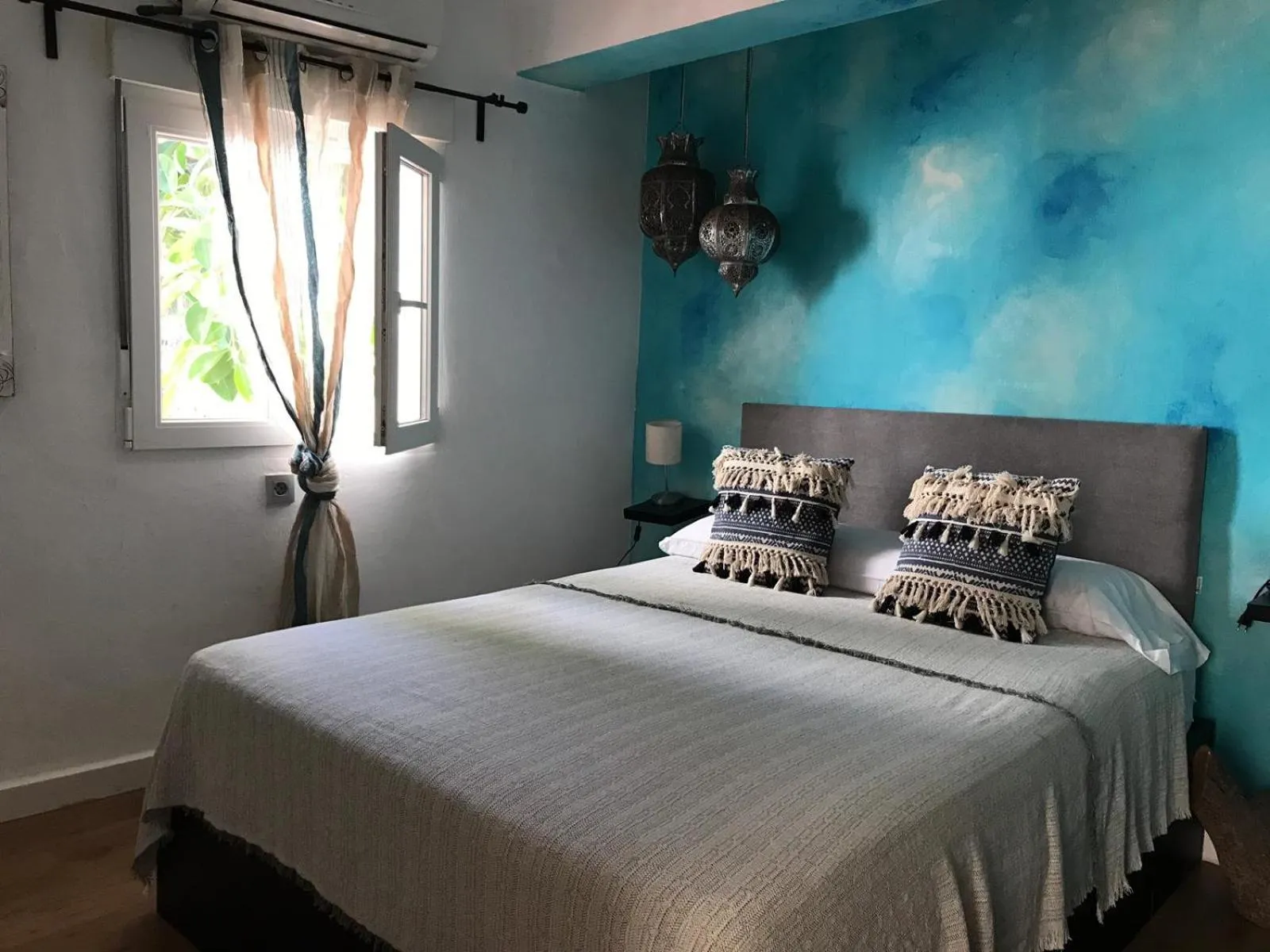 Photo of the whole room, Bed in Hostal The Monkey Room