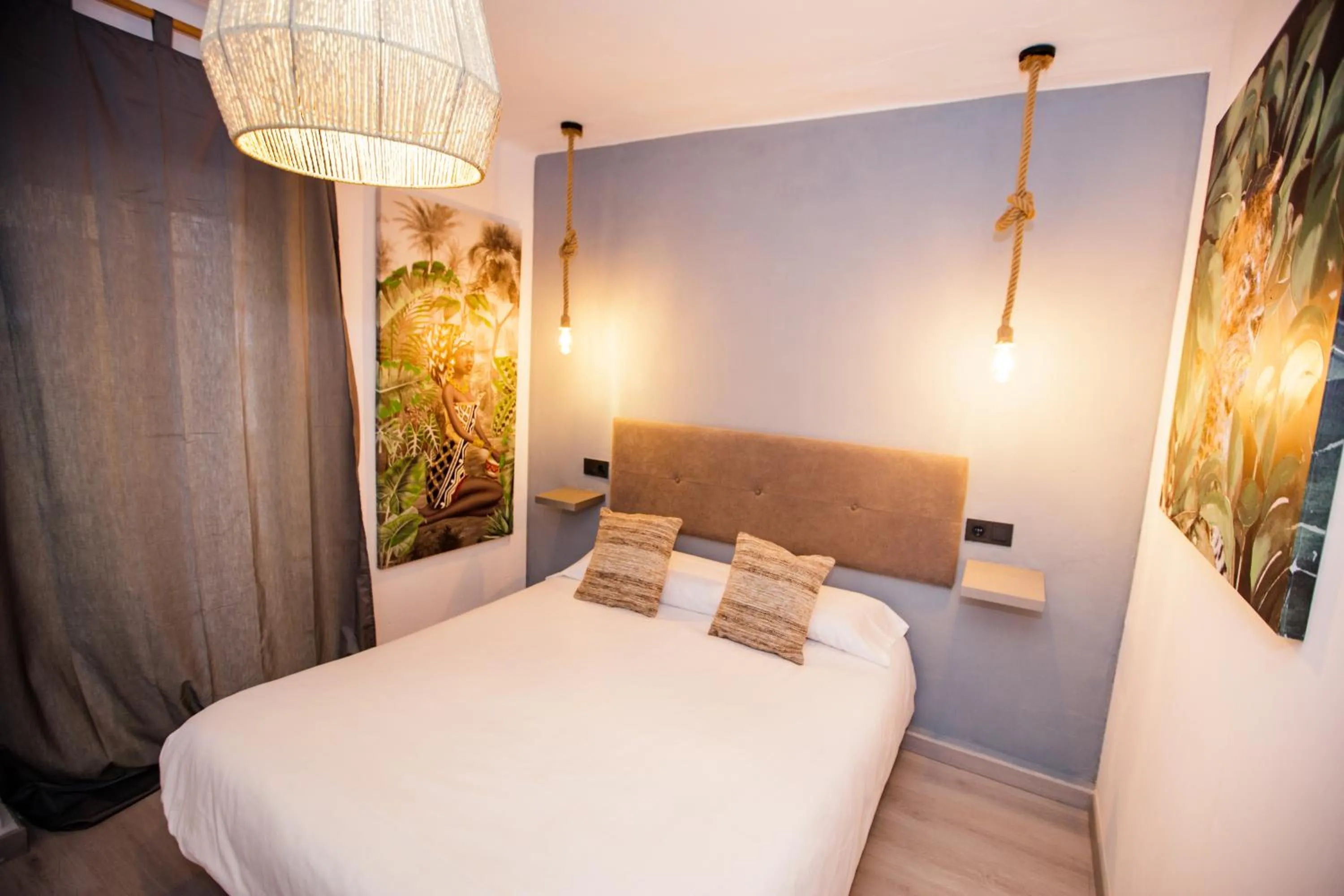 Bedroom, Bed in Hostal The Monkey Room