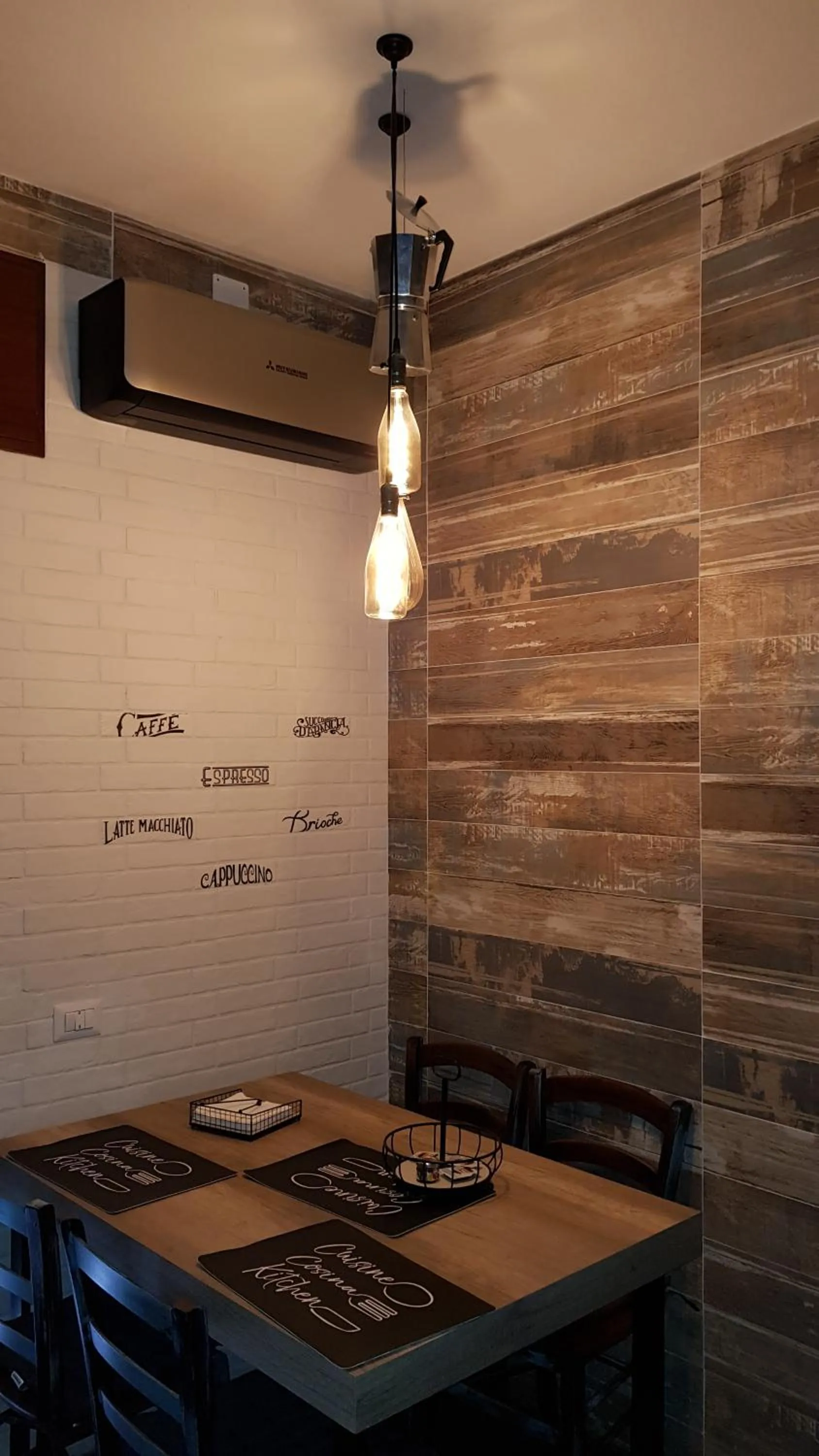 Dining area in B&B Ammore