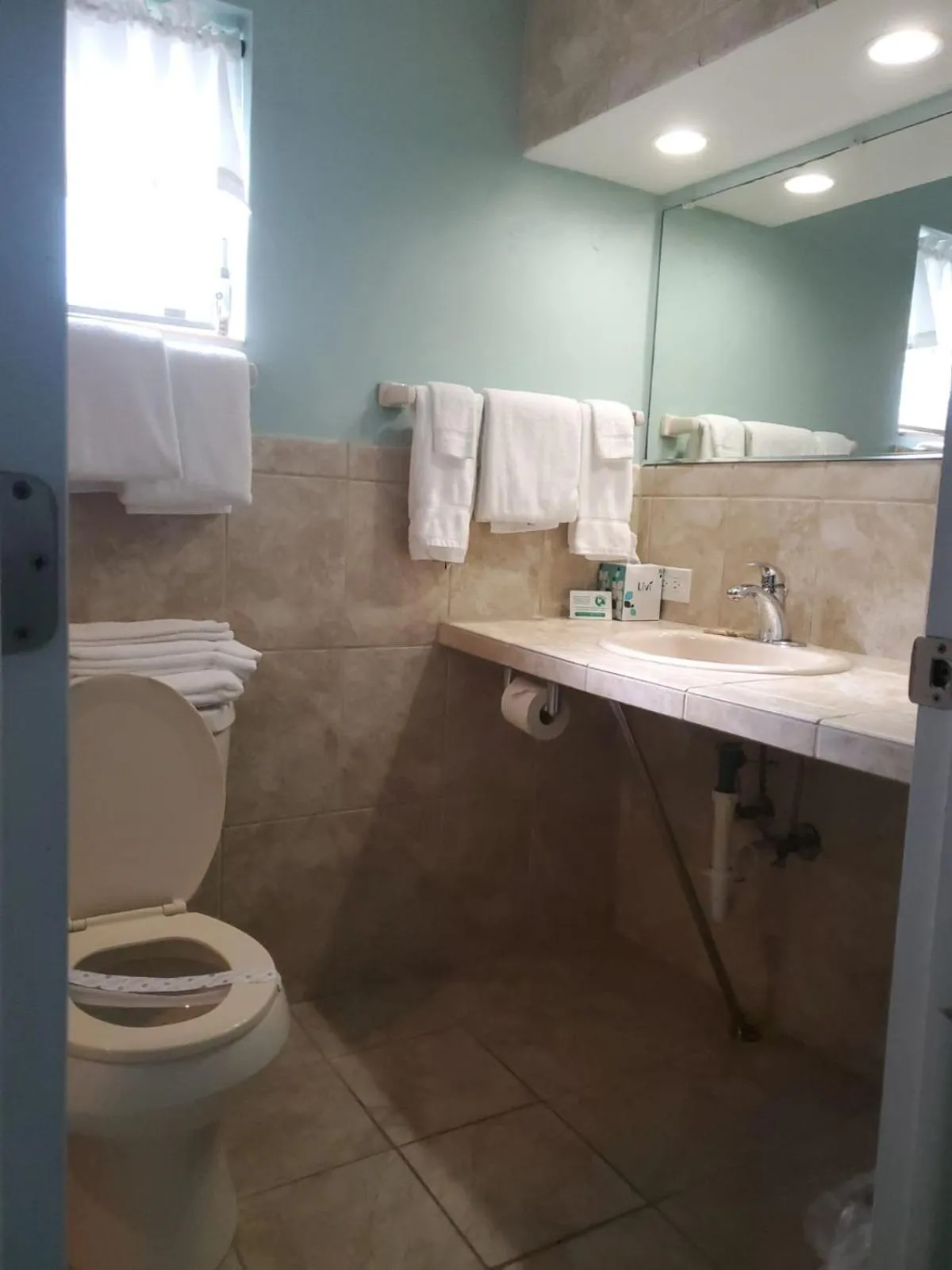 Bathroom in Ragged Edge Resort & Marina