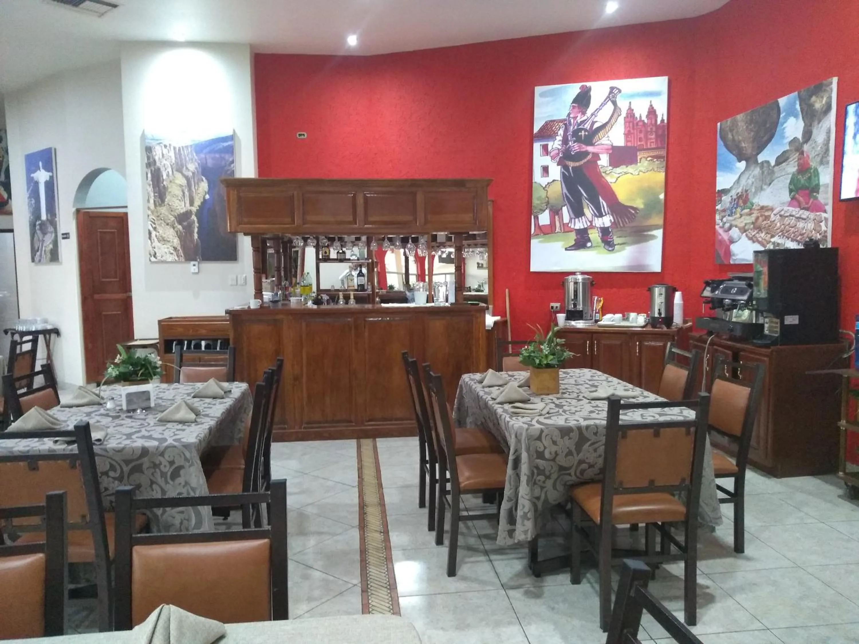 Restaurant/places to eat in Hotel Jiménez Plaza