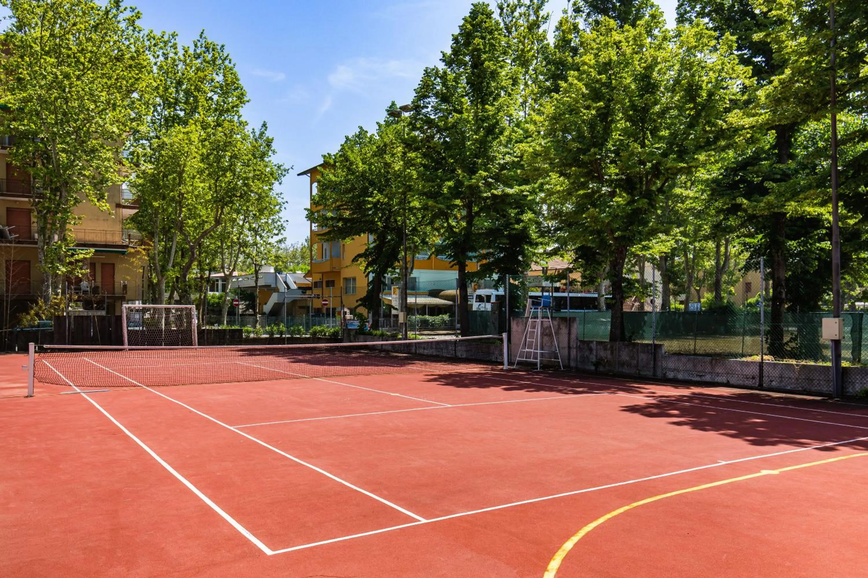 Tennis court in Hotel Ambasciatori