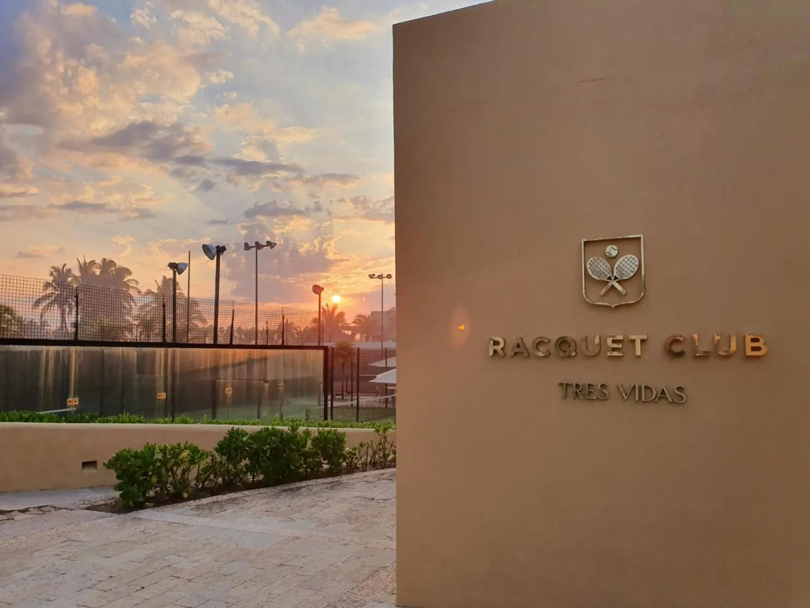 Property building in Hotel Tres Vidas Acapulco