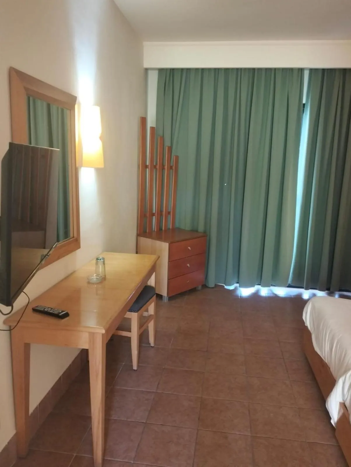 Property building, Bed in Sufetula Hotel