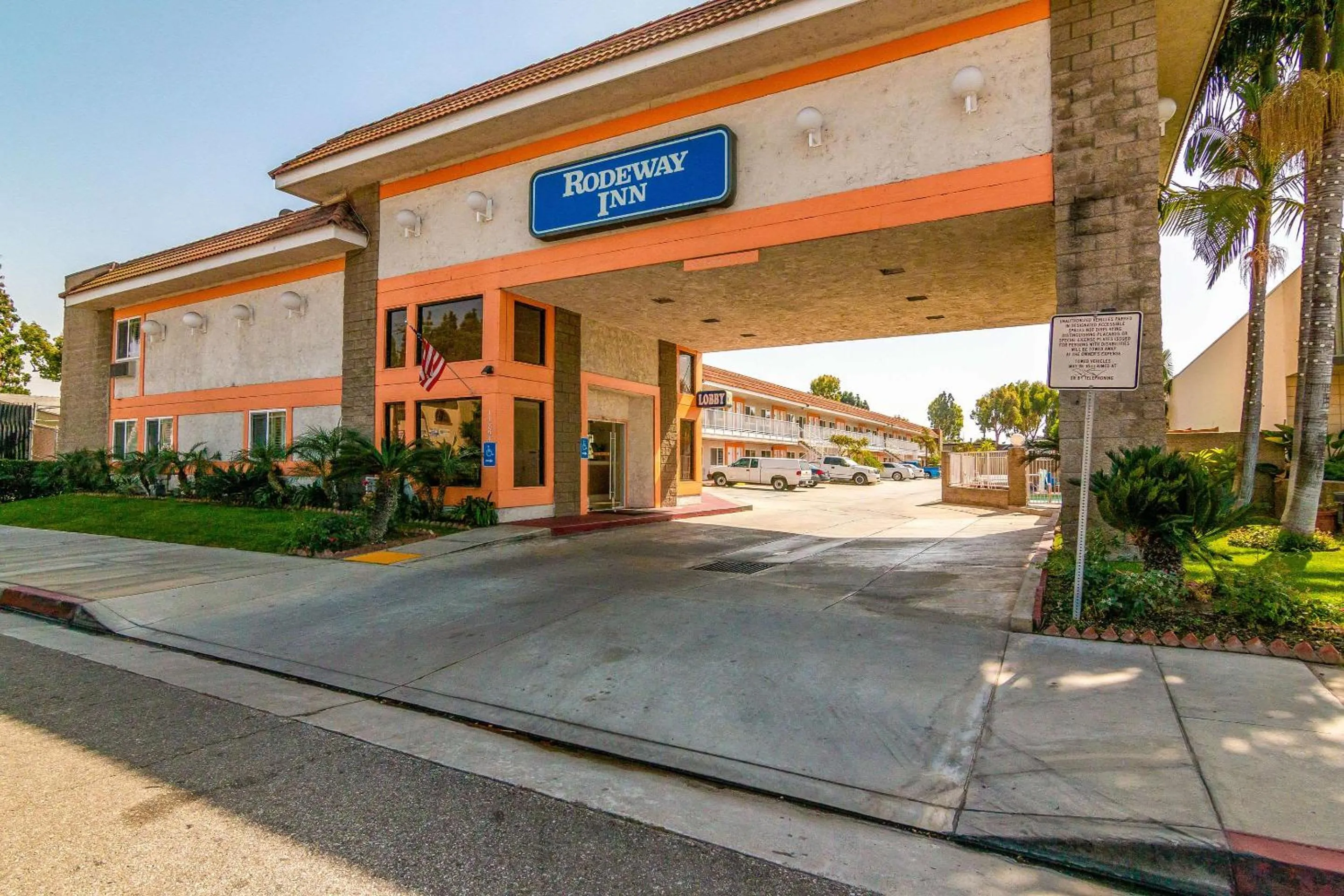 Property building in Rodeway Inn Artesia Cerritos