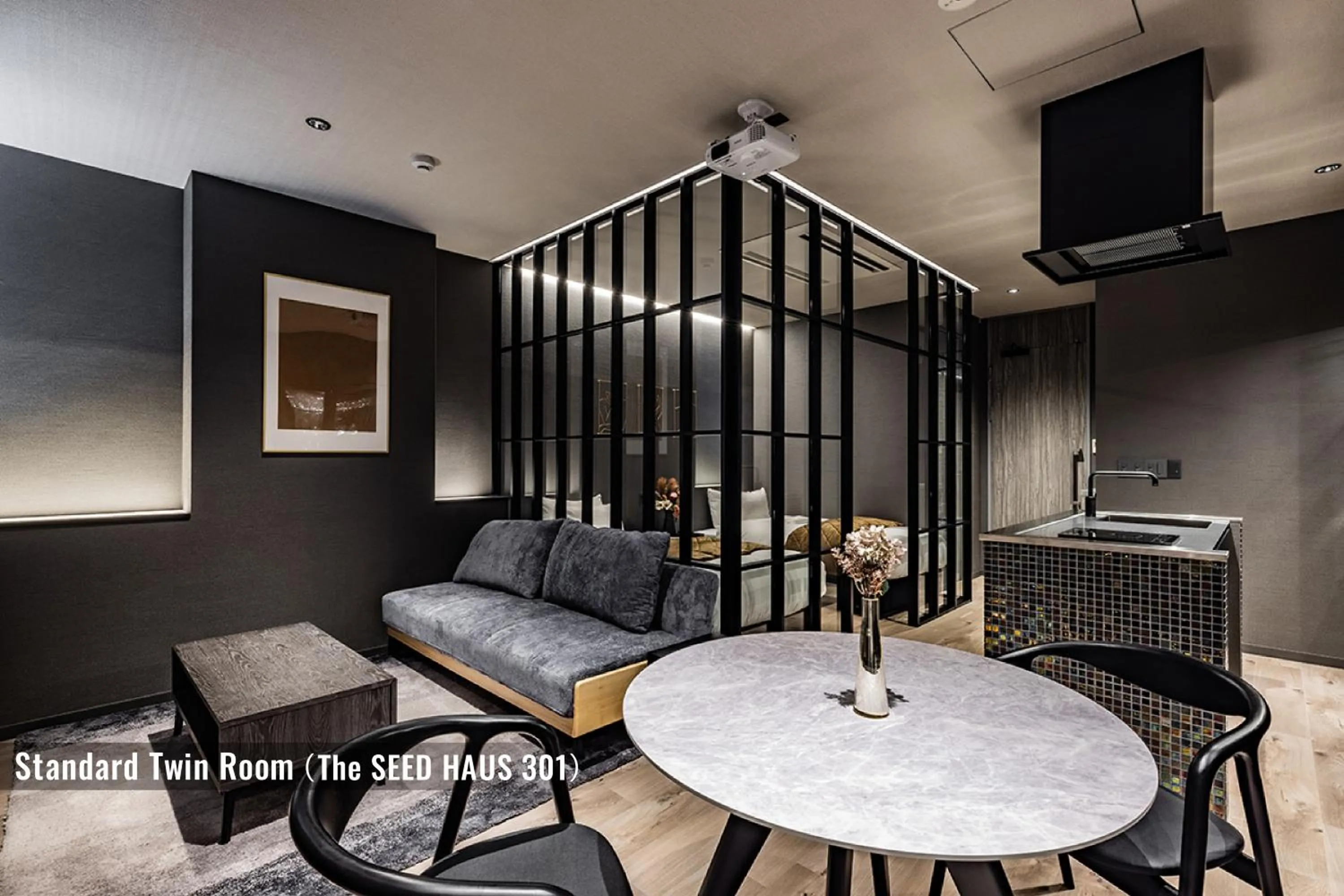 Living room in ビル泊 -Birupaku Decentralized Hotel-