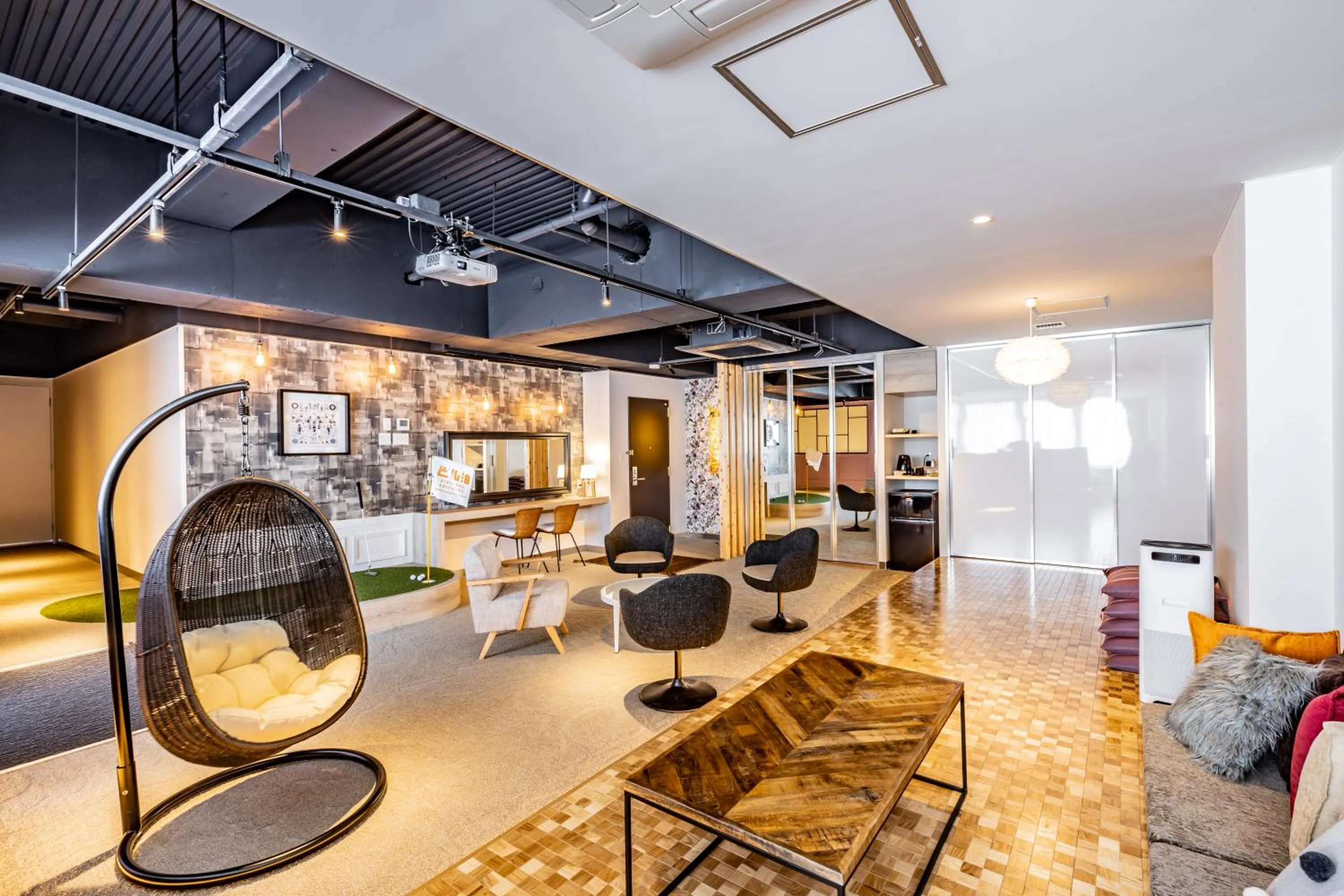 Living room in ビル泊 -Birupaku Decentralized Hotel-